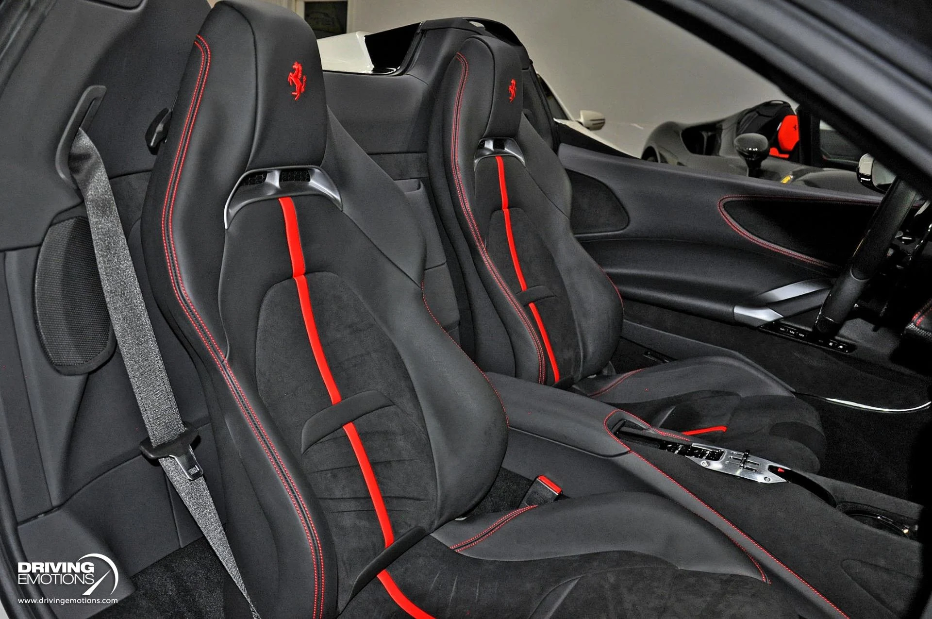 mph110_366886525_859_p111_l_96c87fa0ab