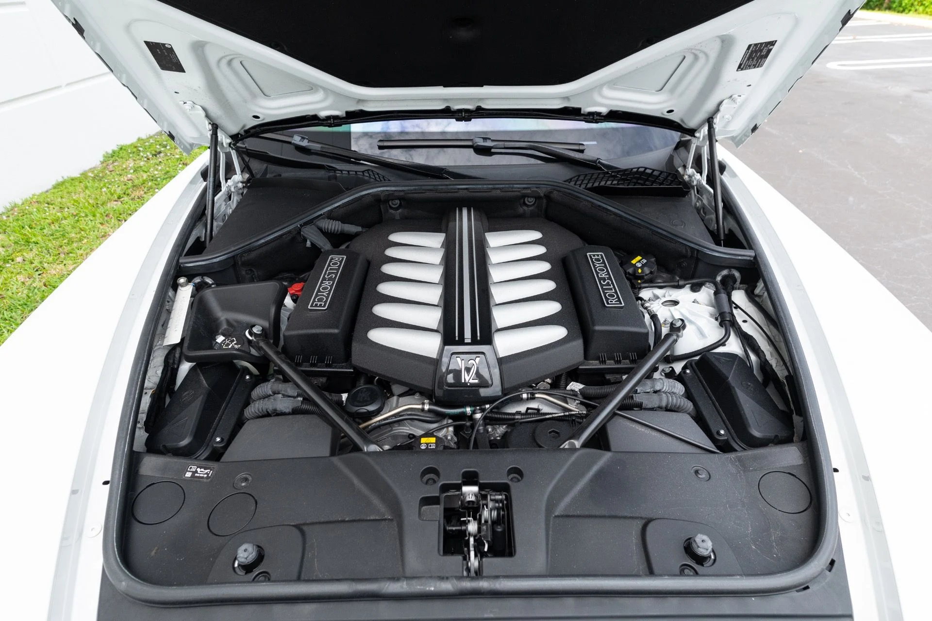 mph110_4053800917_Used_2017_Rolls_Royce_Dawn_1781114303_487156a581