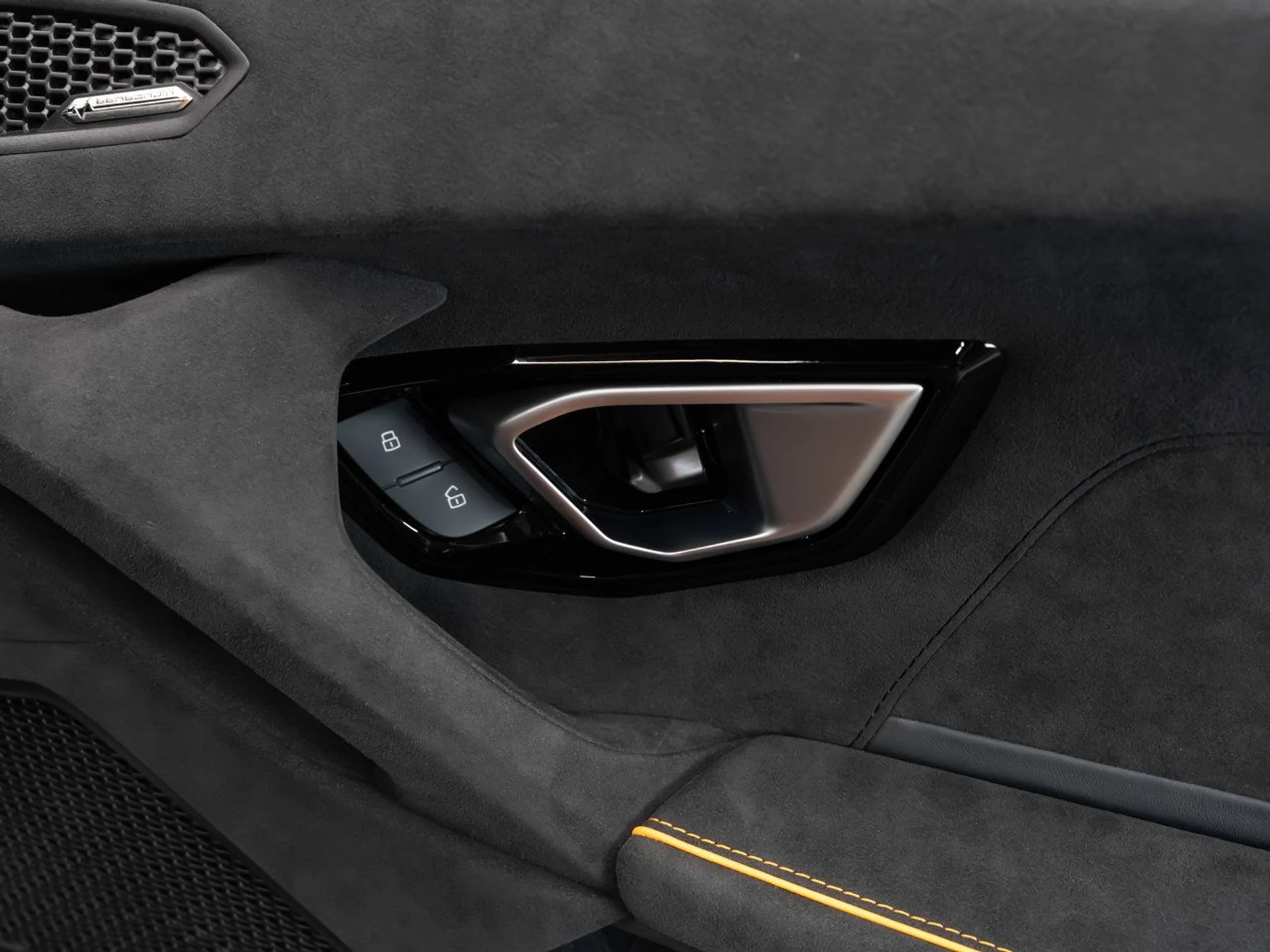 mph110_4090633362_lamborghini_huracan_2023_813b35acdb