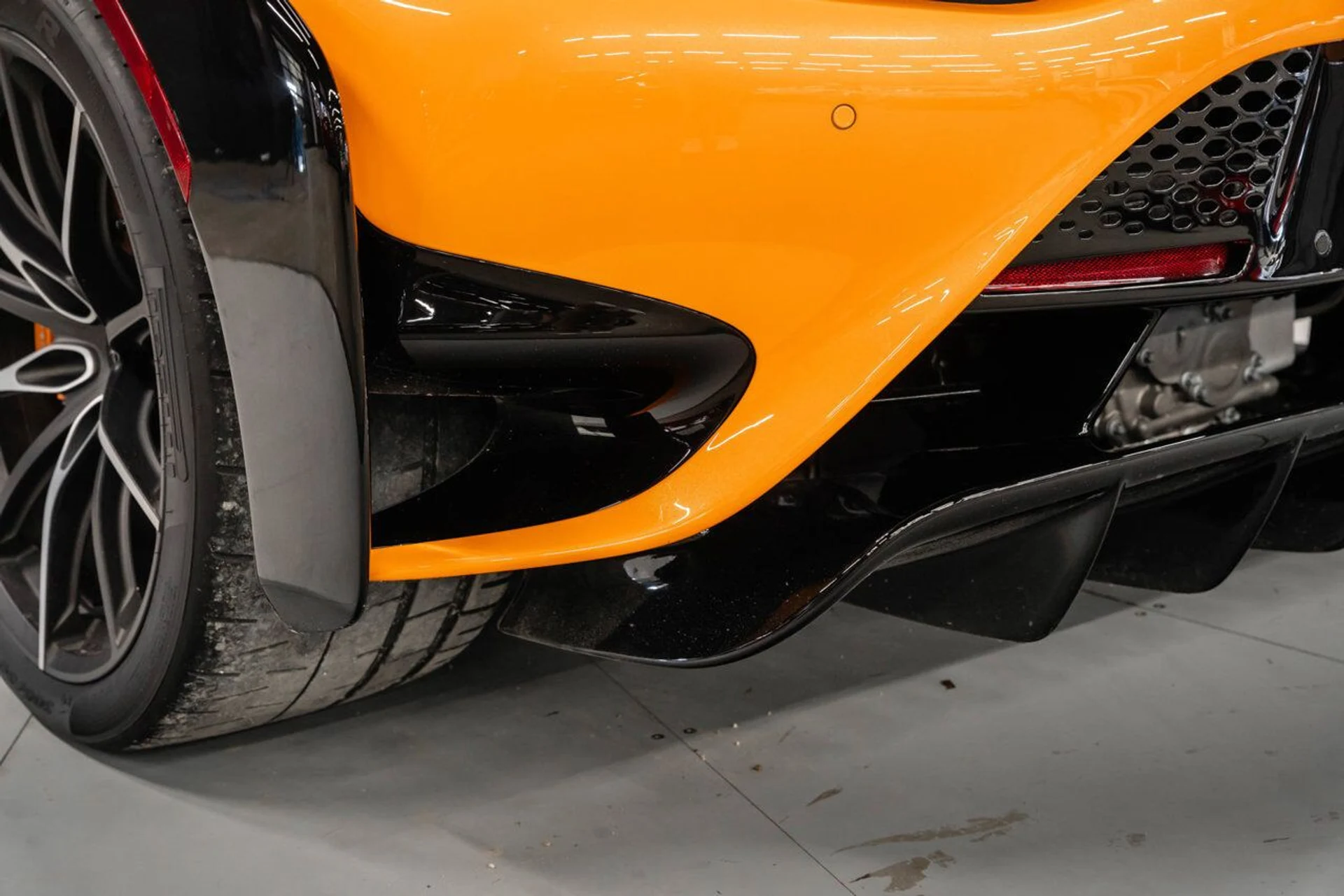 mph110_4193985785_mclaren_765lt_2021_1eb879717b