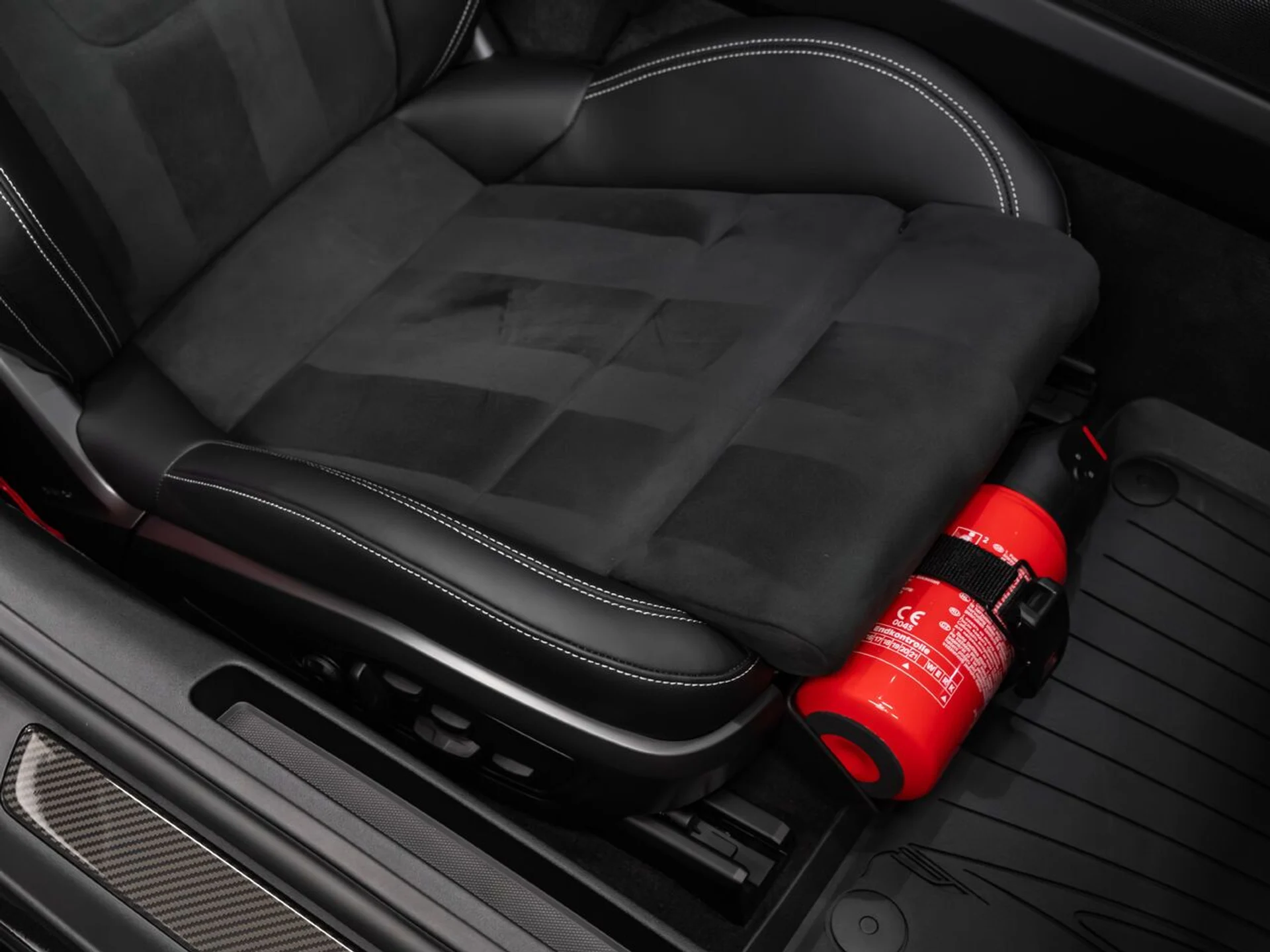 mph110_812369351_porsche_911_2022_e7a573a2e9