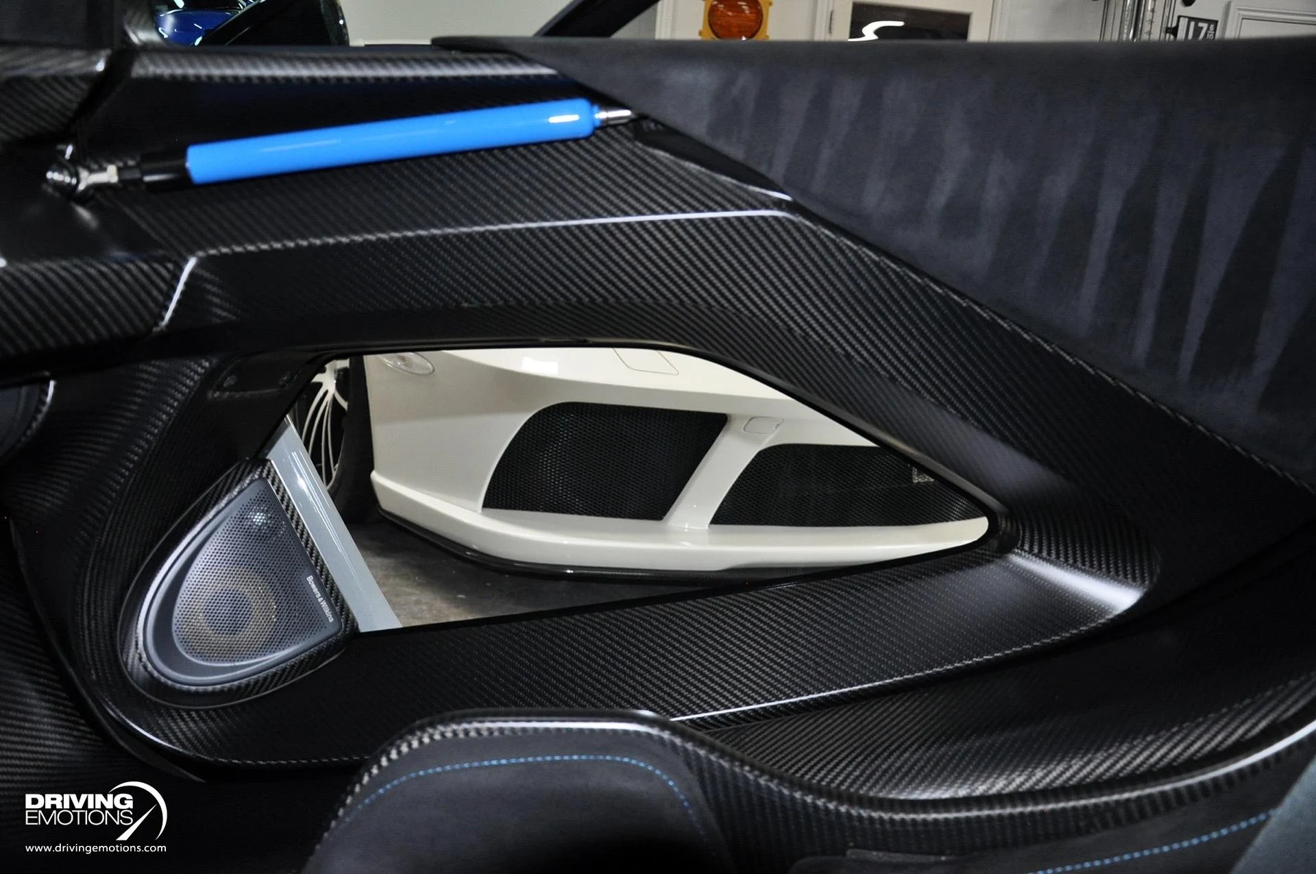 mph110_924300212_683_p111_l_b02db57f8d