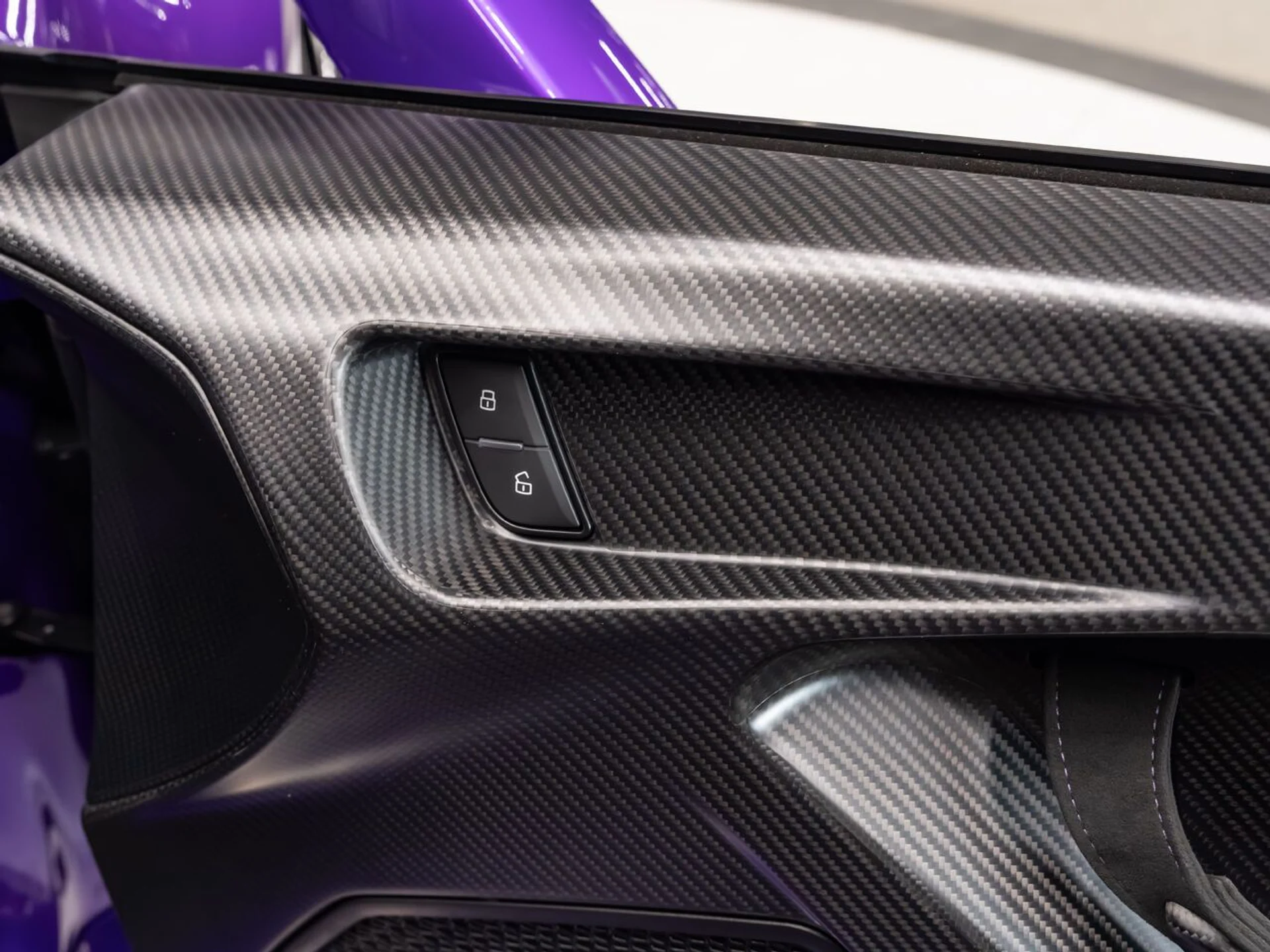 mph110_966851146_lamborghini_huracan_tecnica_2023_3f5b85fd1d