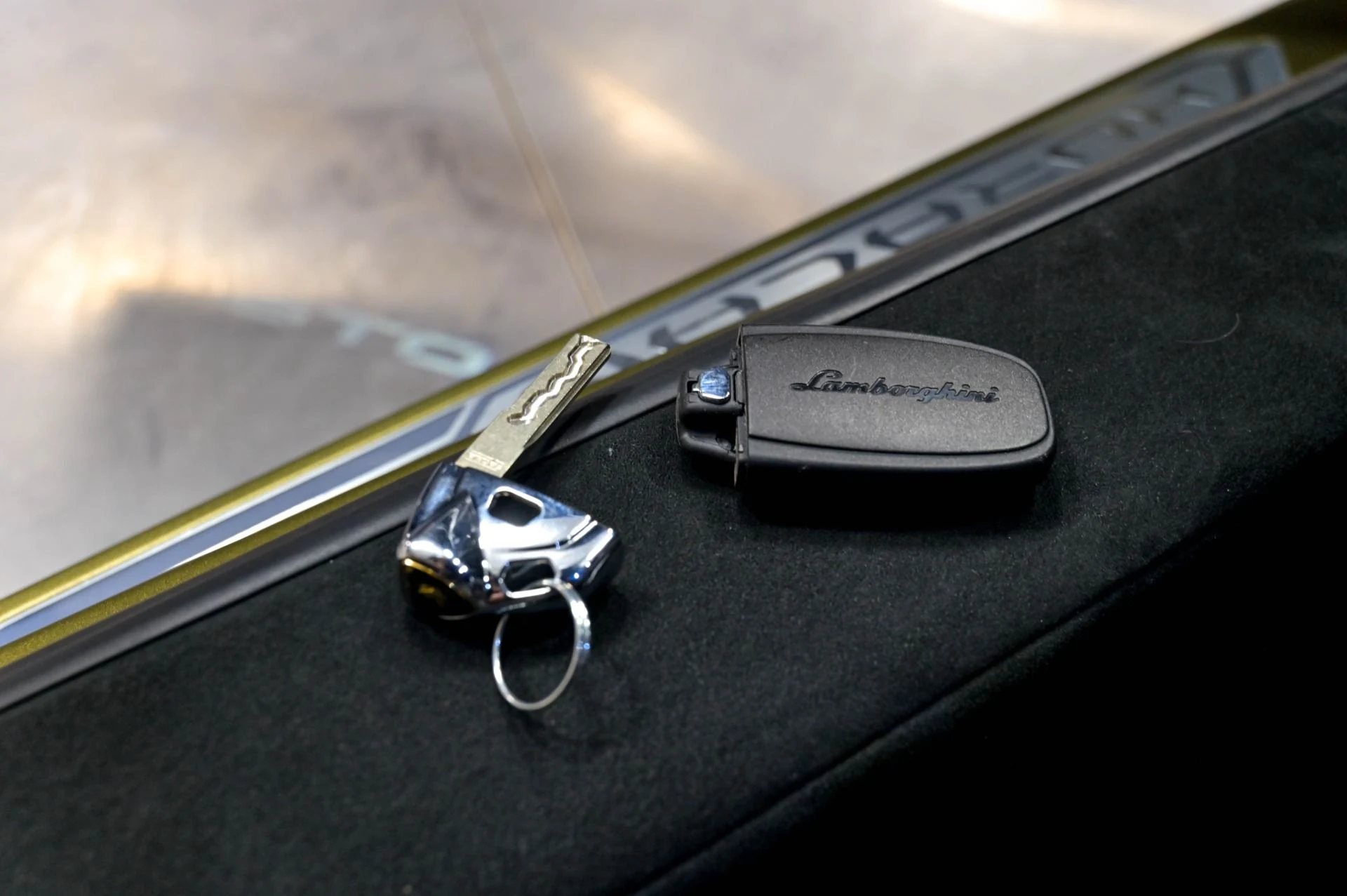 mph111_1341833269_Used_2023_Lamborghini_Huracan_STO_1782768591_10d4ae37fd