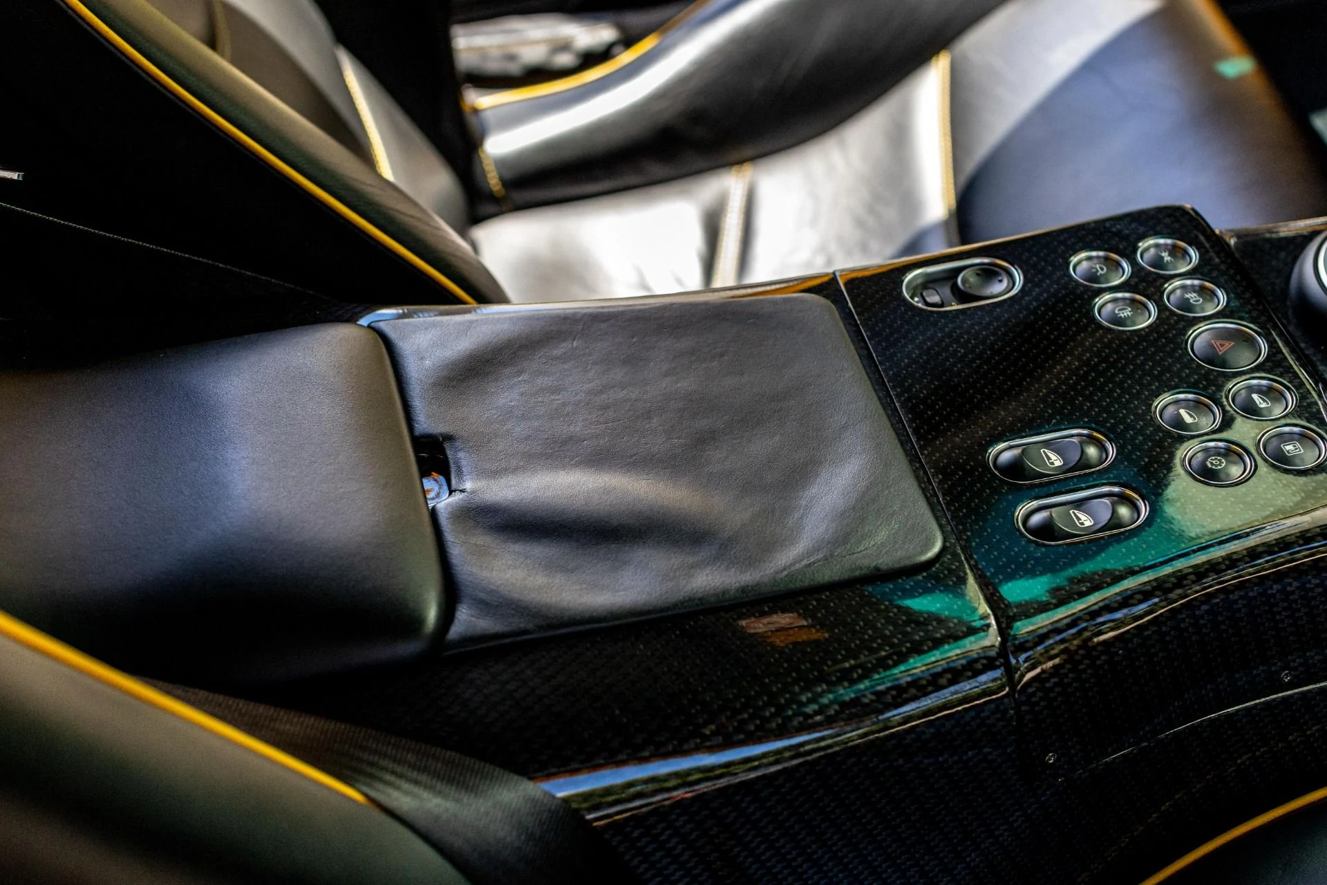 mph111_1412564713_Used_2001_Lamborghini_Diablo_VT_IMMACULATE_CONDITION_W_EXTENSIVE_CARBON_19_K_SERVICE_PERFORMED_1659125293_489d0ef26b