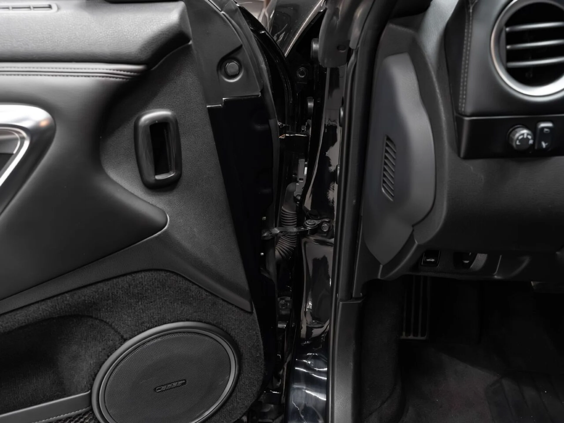 mph111_1425939178_nissan_gt_r_2009_0d653a564d