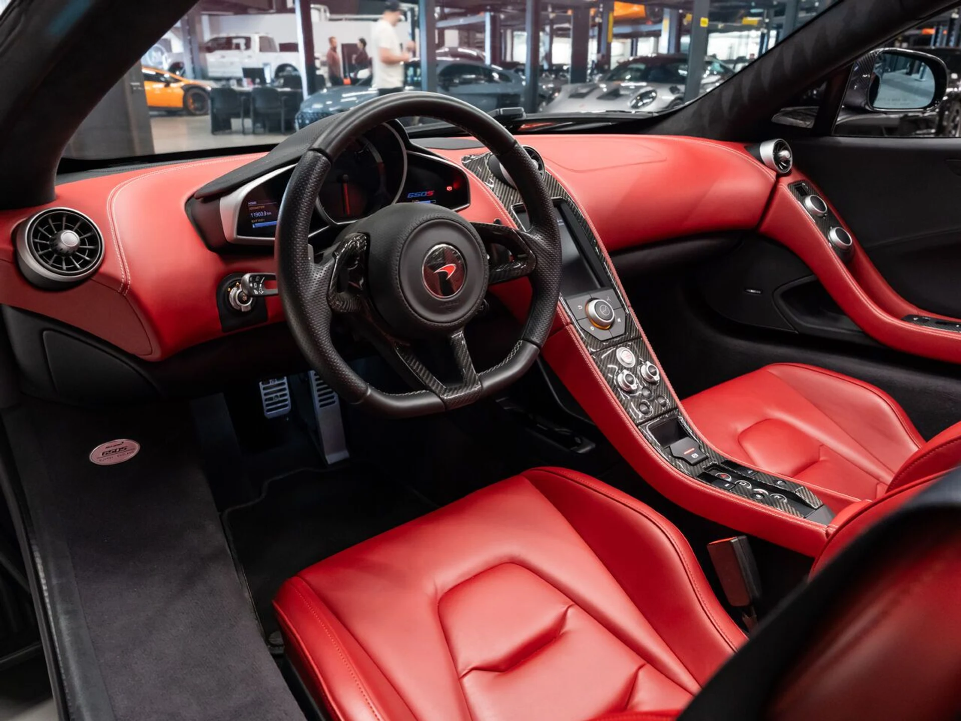 mph111_2041958301_mclaren_650s_2015_e0102f2e10
