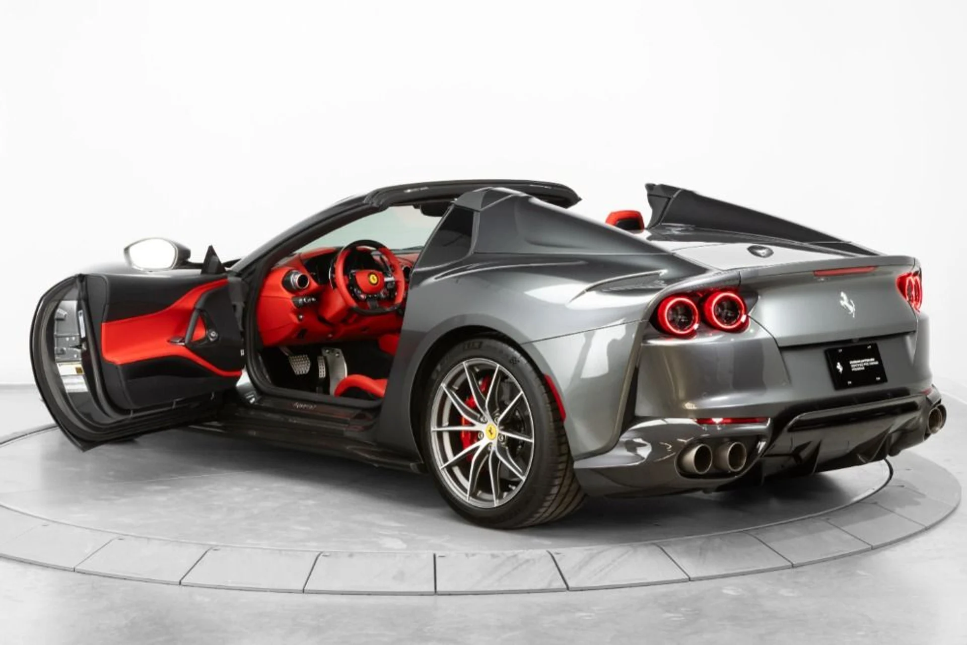 mph111_2163325869_Used_2023_Ferrari_812_GTS_18e7026172