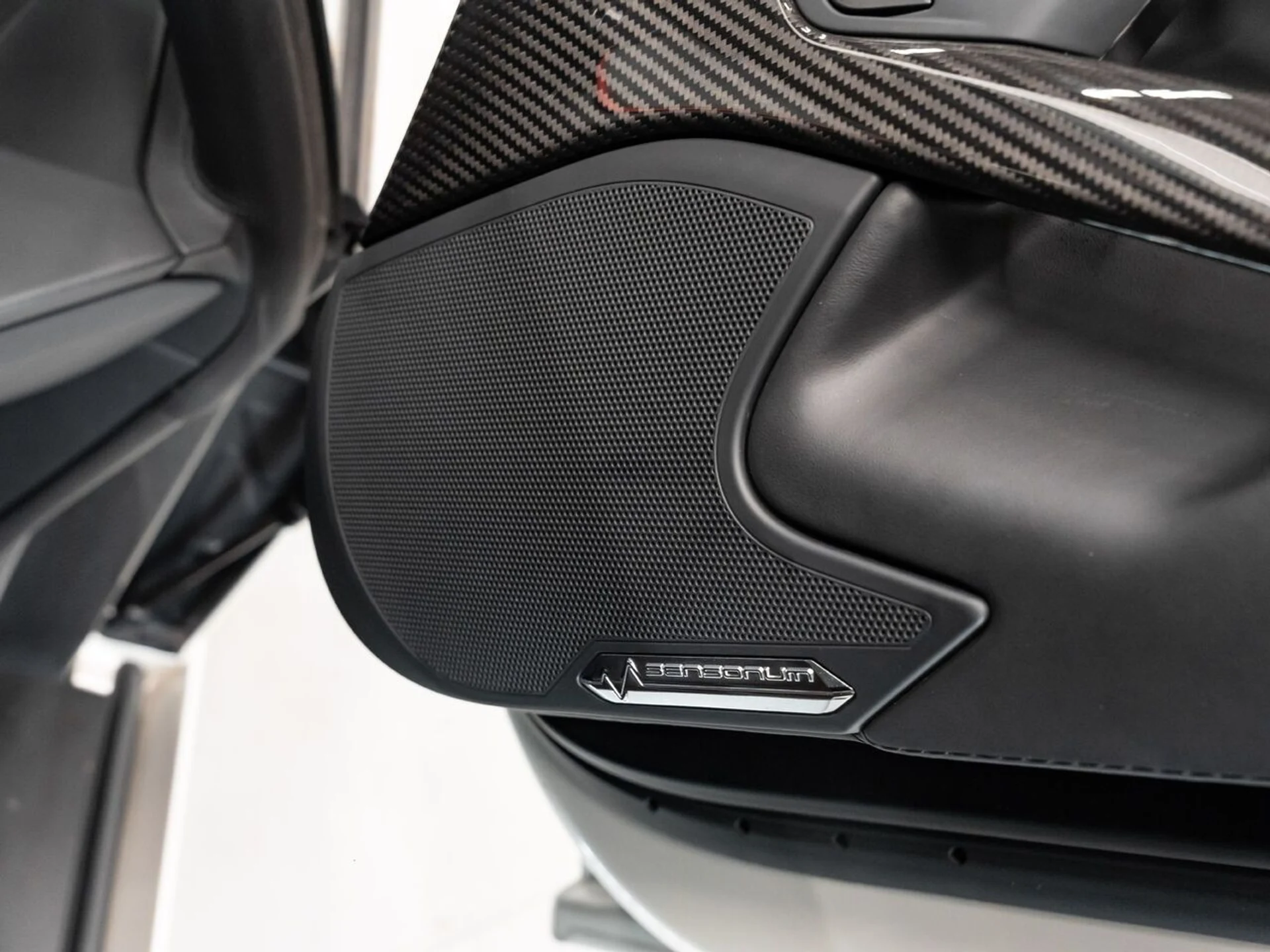 mph111_2193595997_lamborghini_aventador_2017_20507a7f90