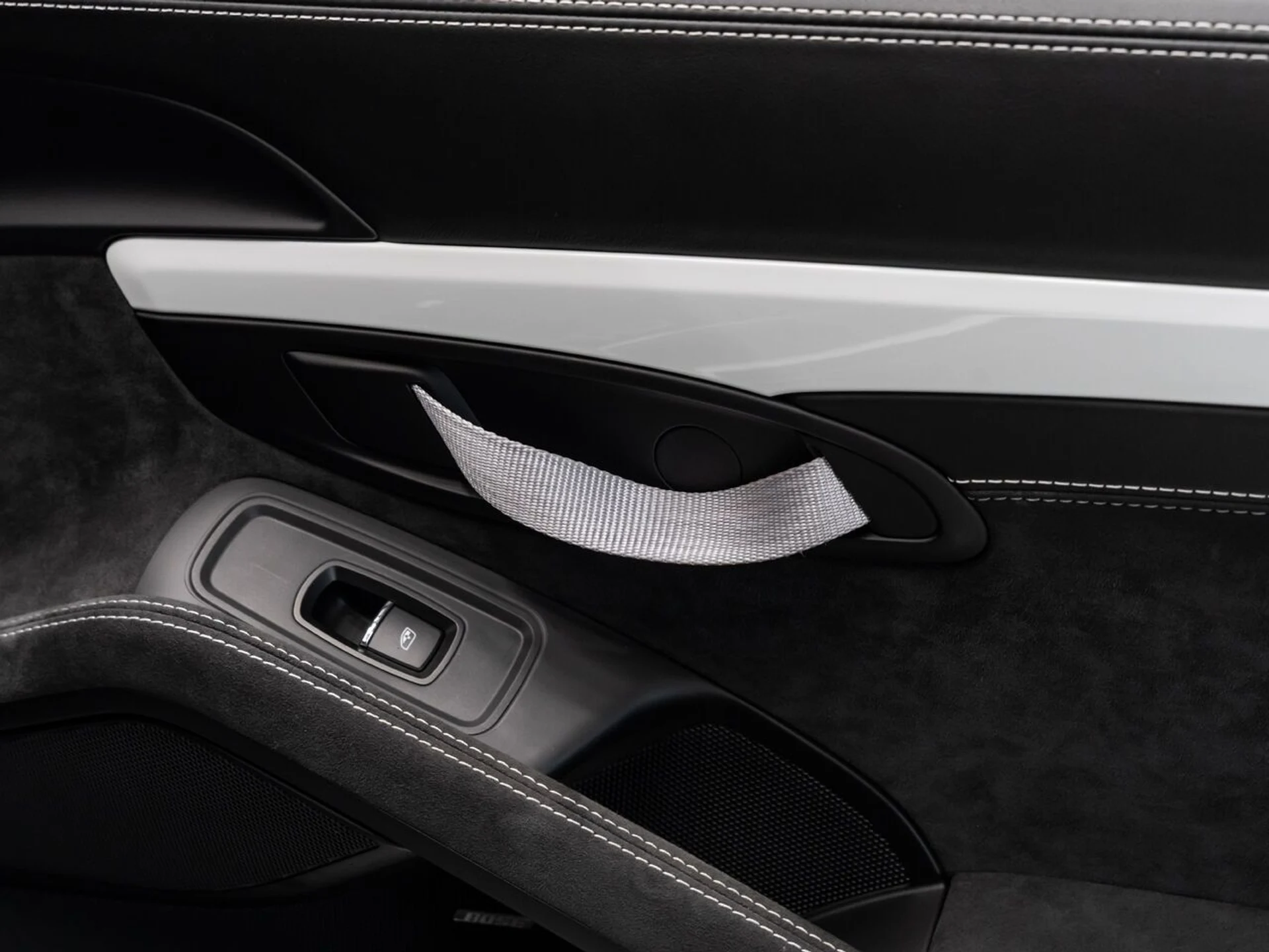 mph111_2302429983_porsche_911_2019_097d38c693