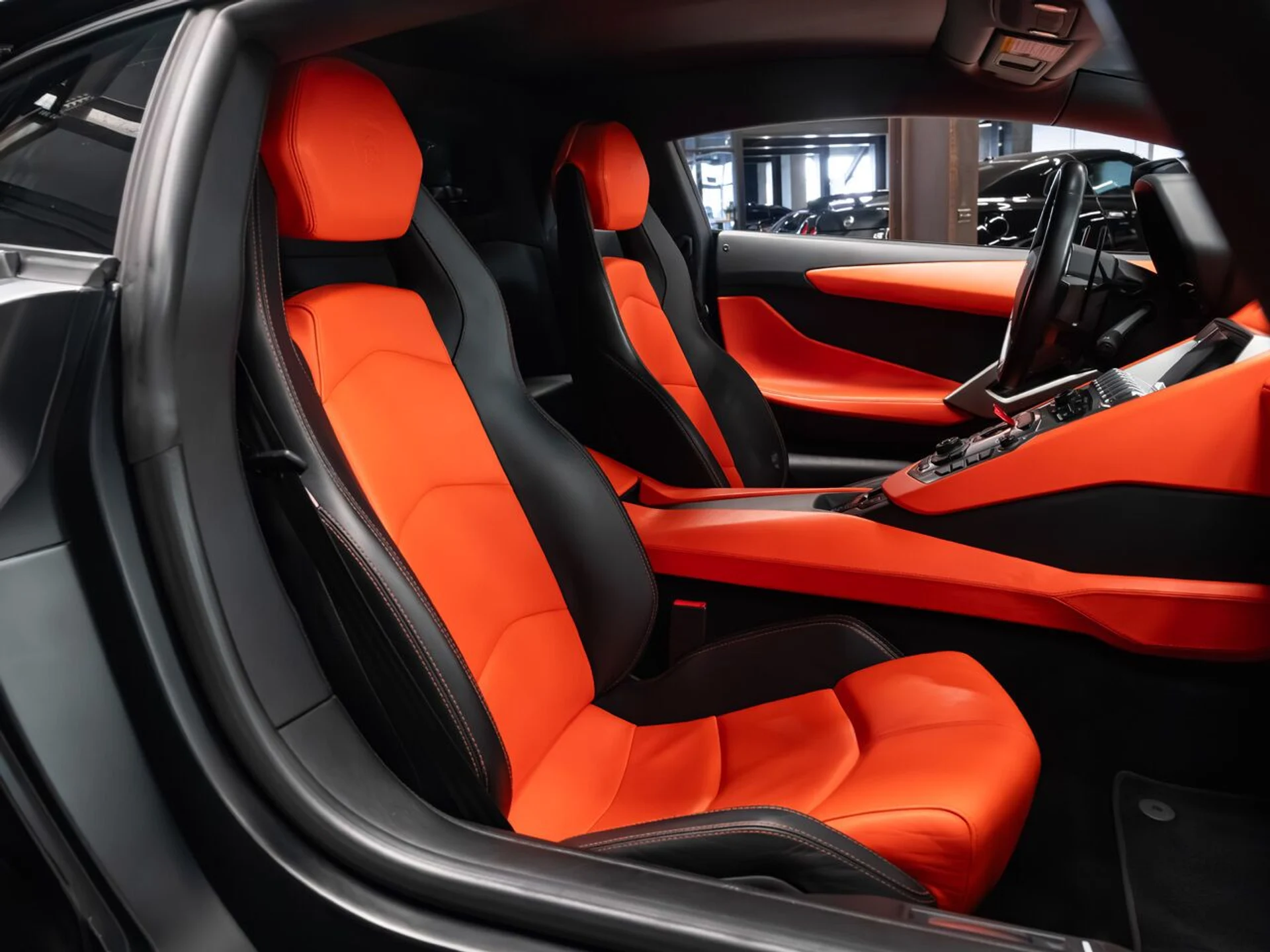 mph111_2424229889_lamborghini_aventador_2015_a9b97812dc