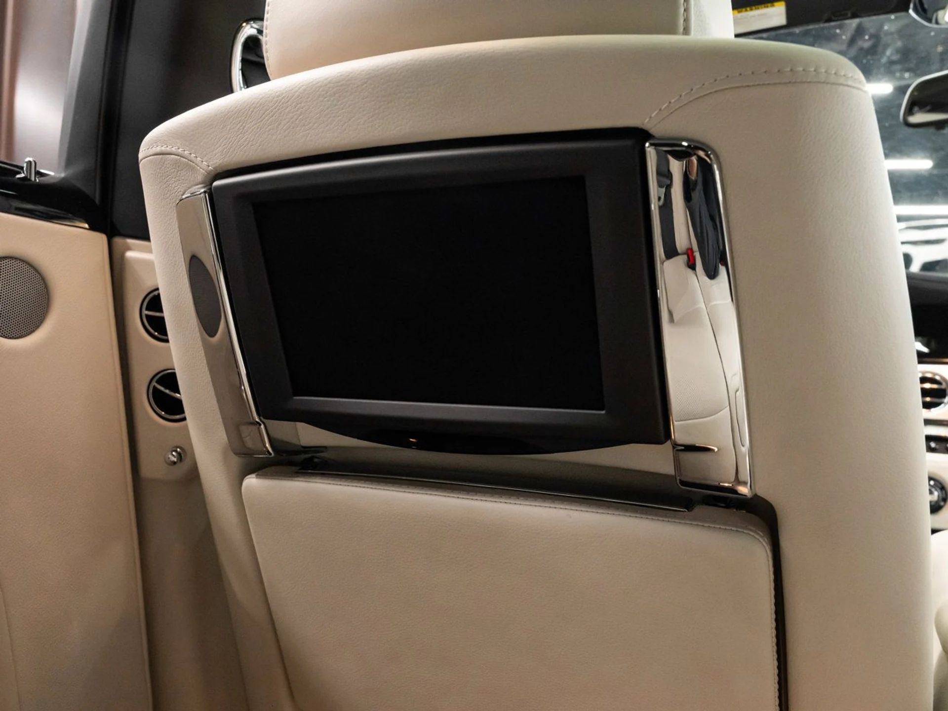 mph111_3064357288_rolls_royce_ghost_2012_35dde7c9b0
