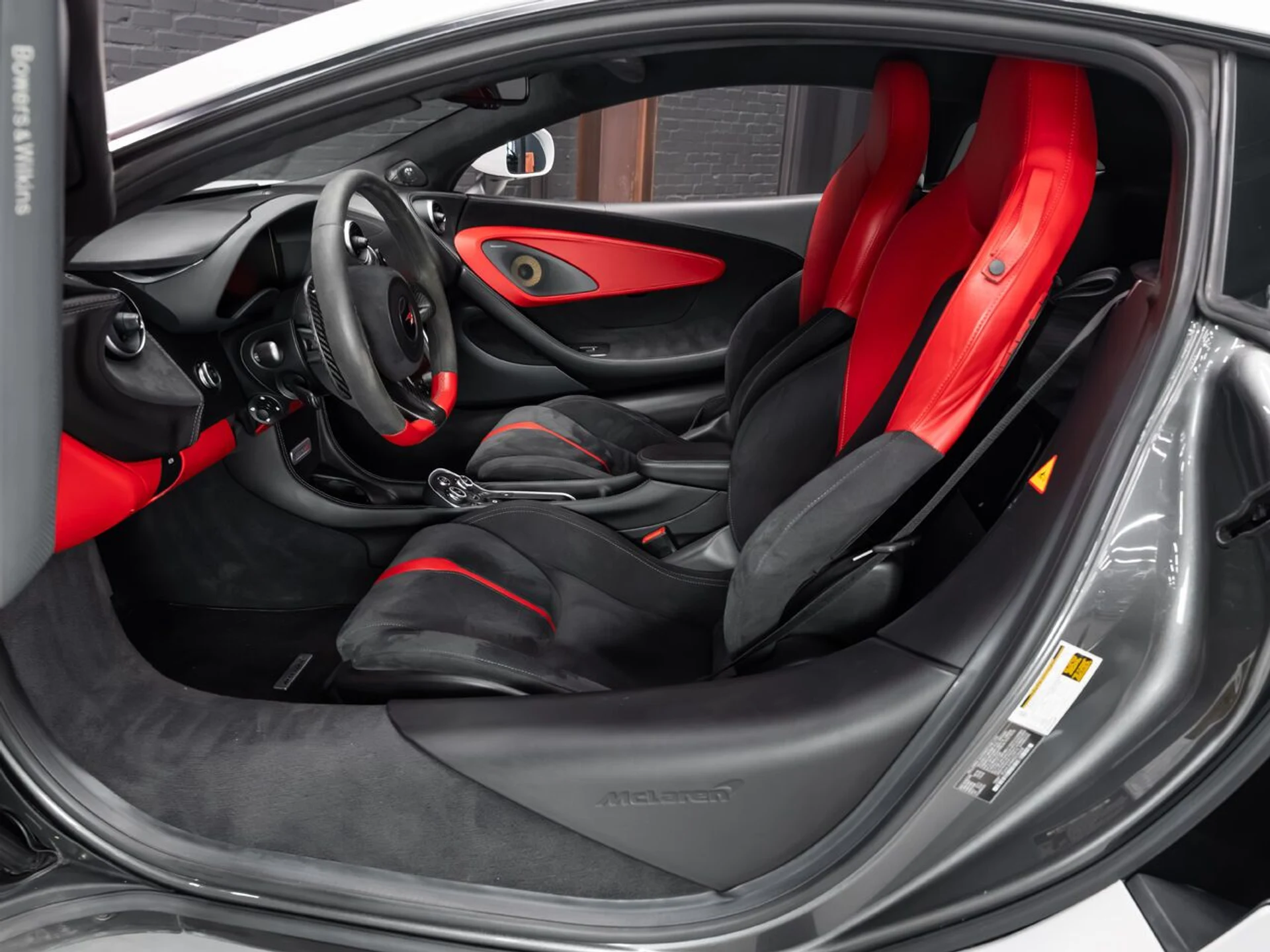 mph111_3246276402_mclaren_570s_2017_43dc5197ca
