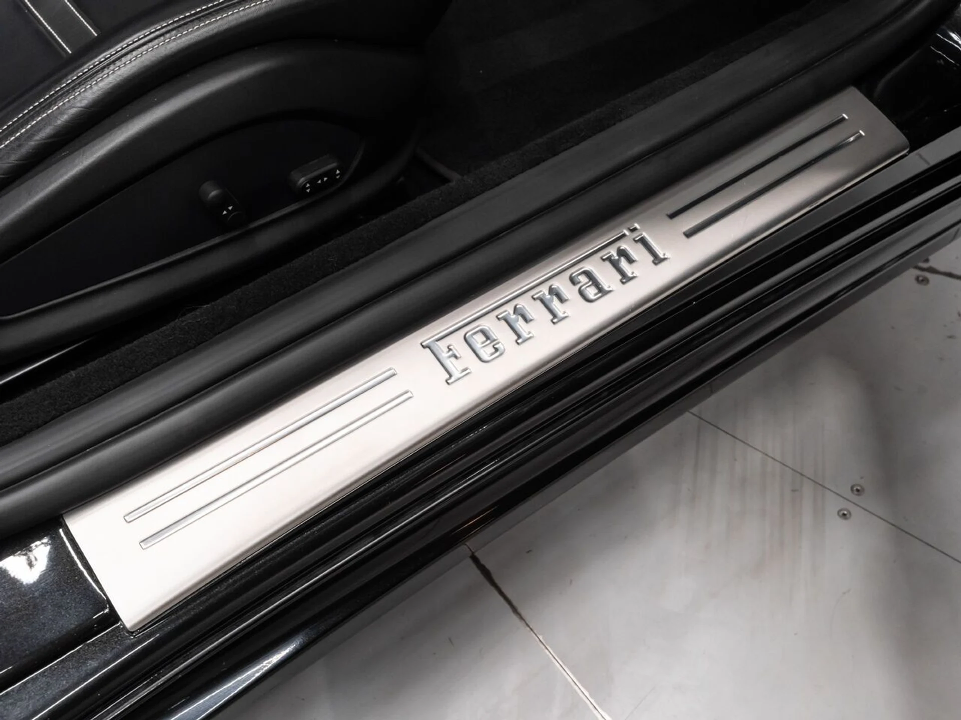 mph111_4053711084_ferrari_california_2011_90d57e8d43