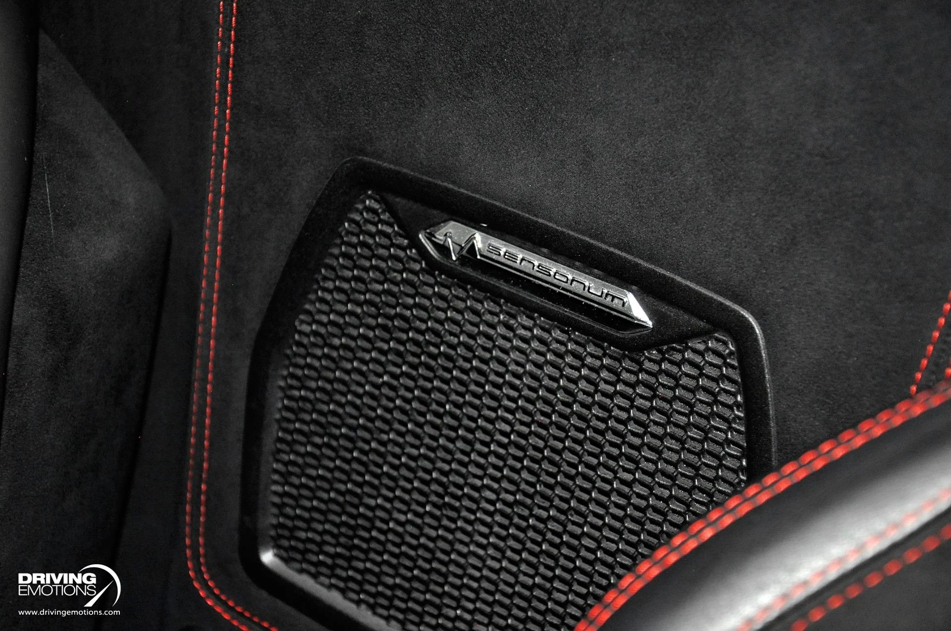 mph112_120774055_863_p113_l_4314214ff1