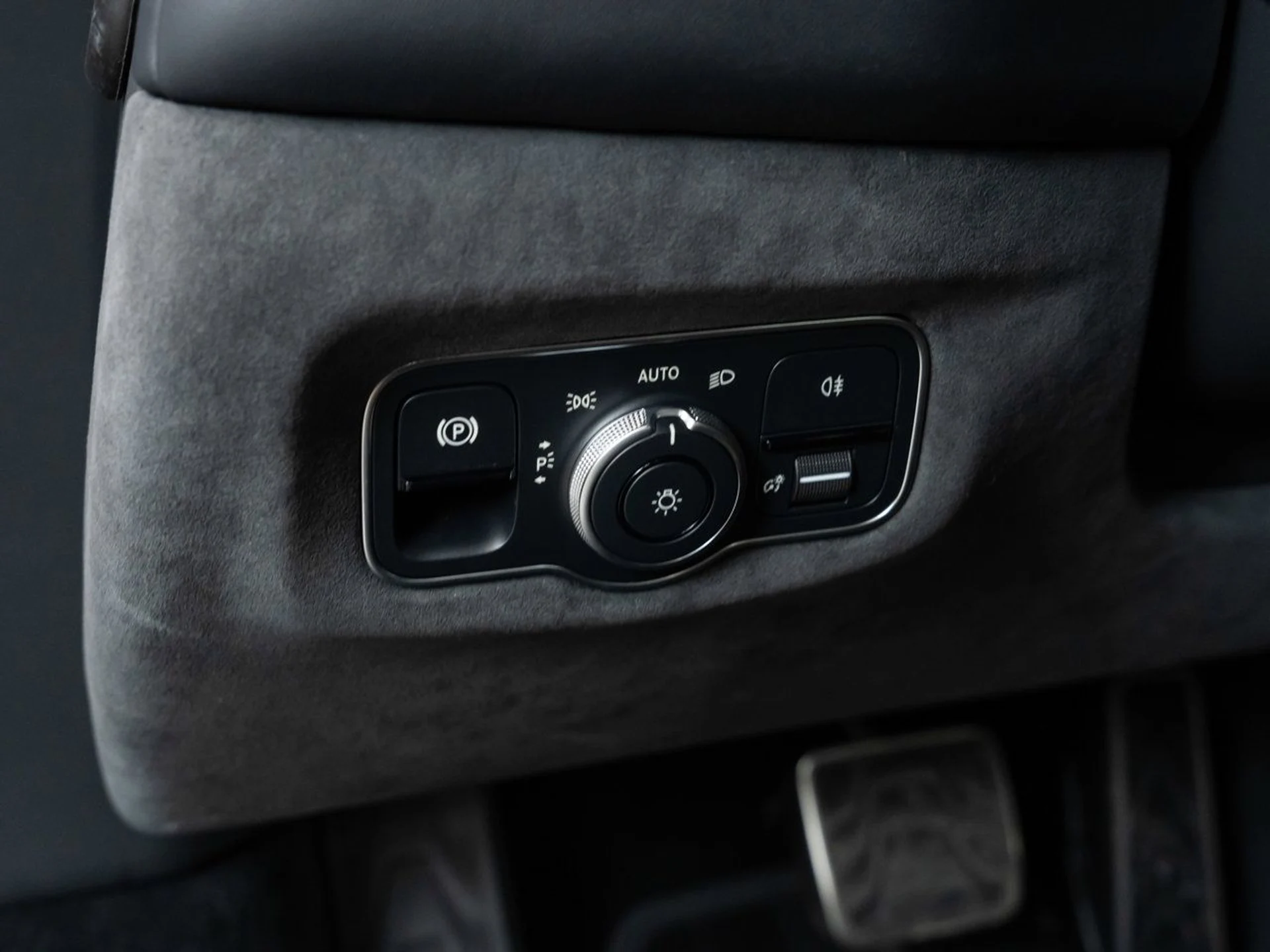 mph112_1568123528_aston_martin_vantage_2023_d2a170c4a4