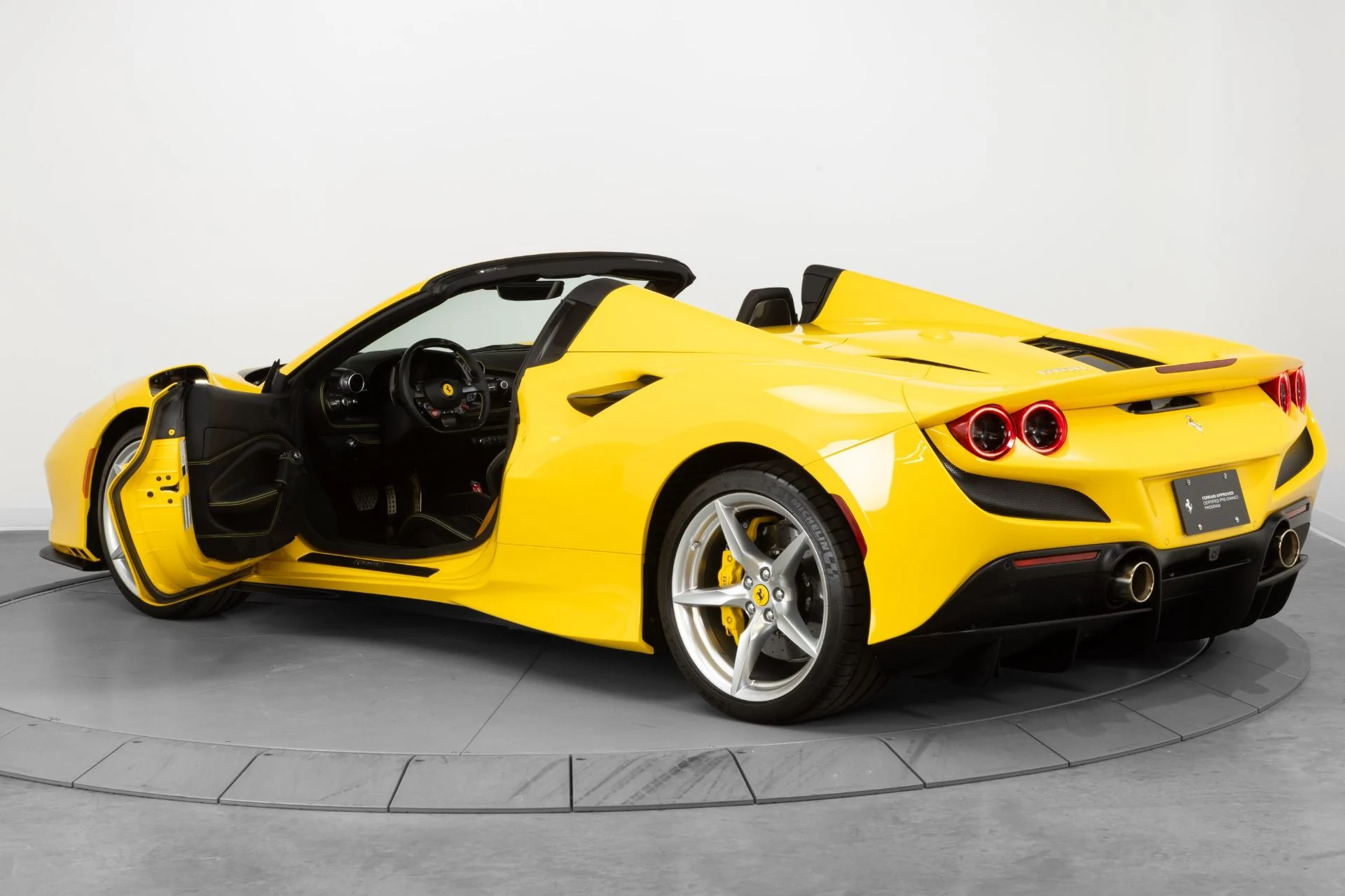mph112_1589032695_Used_2021_Ferrari_F8_Spider_1778270114_8d4d3497ad