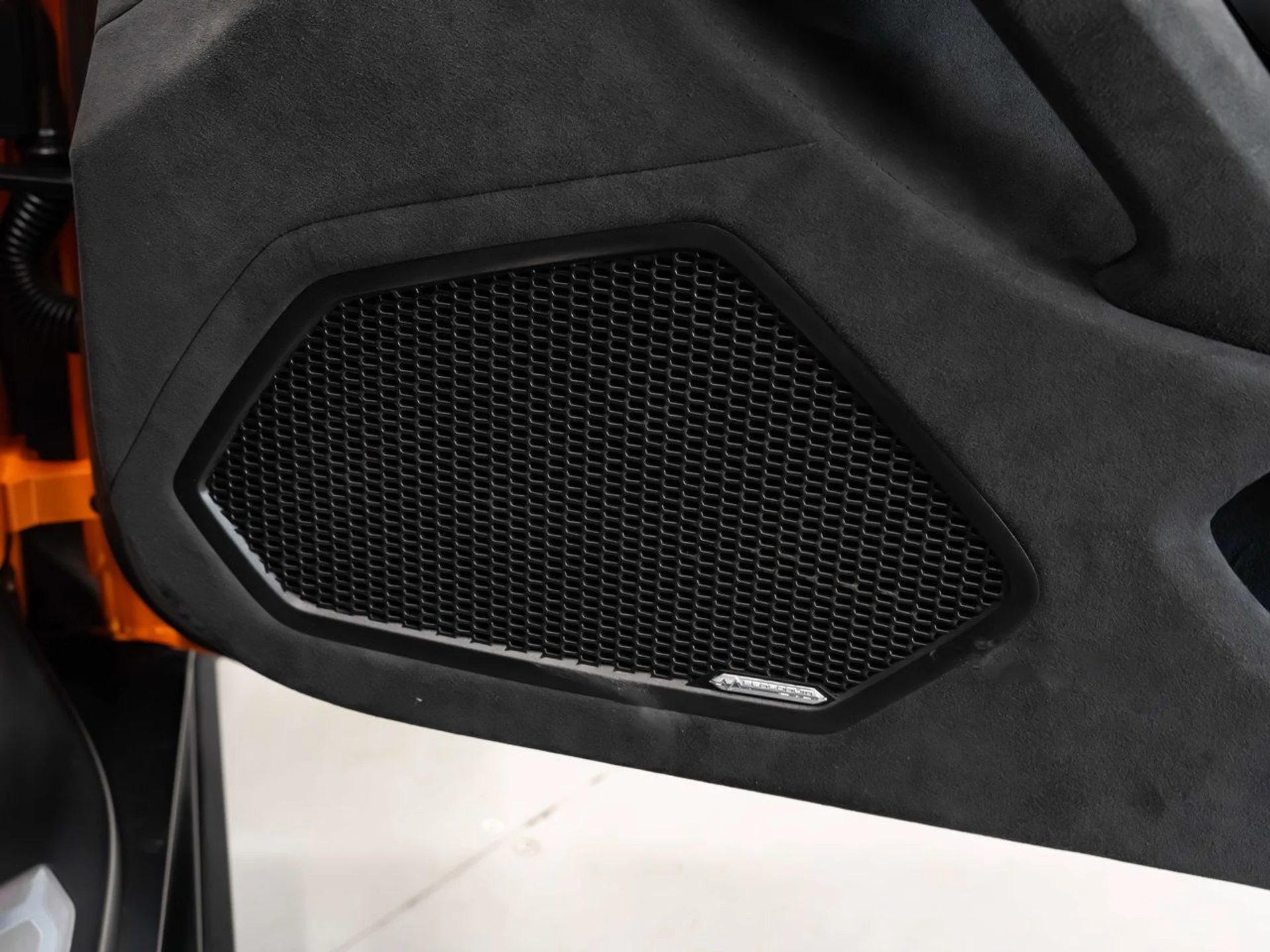 mph112_1676059182_lamborghini_huracan_2023_1e56ef54ed