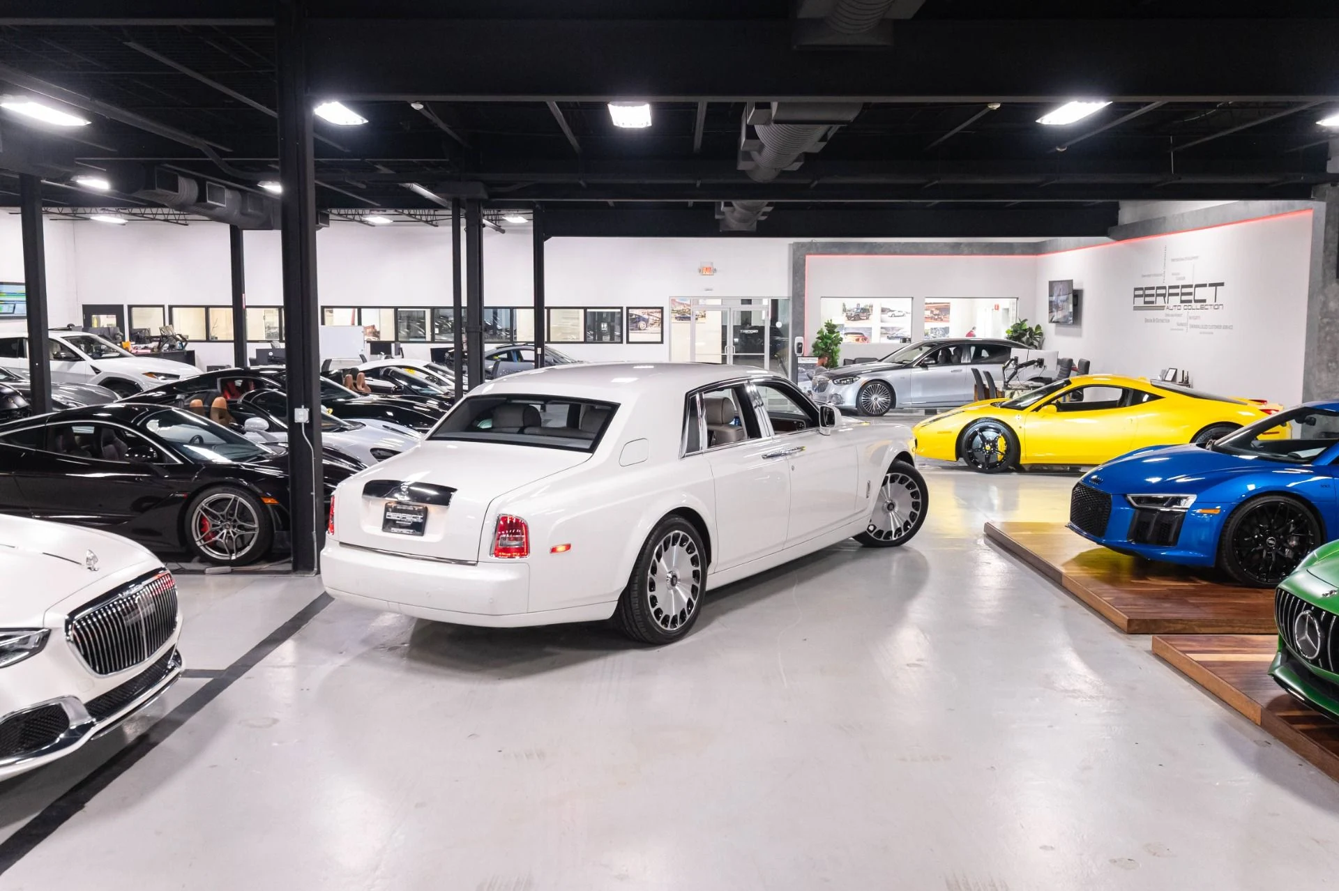 mph112_2143902700_Used_2013_Rolls_Royce_Phantom_1784226914_01b2252b56