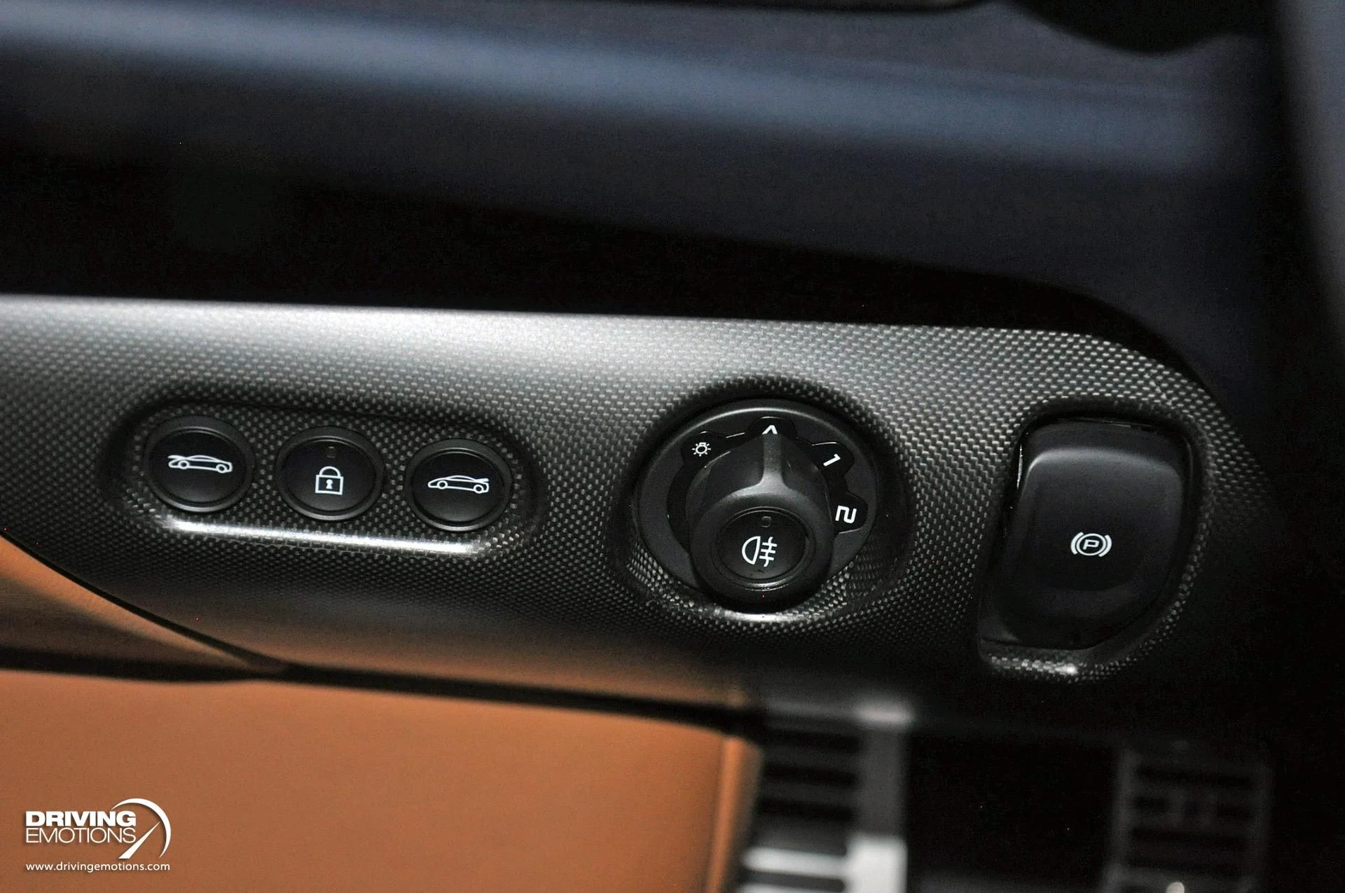 mph112_2172744105_821_p113_l_eb252fa524