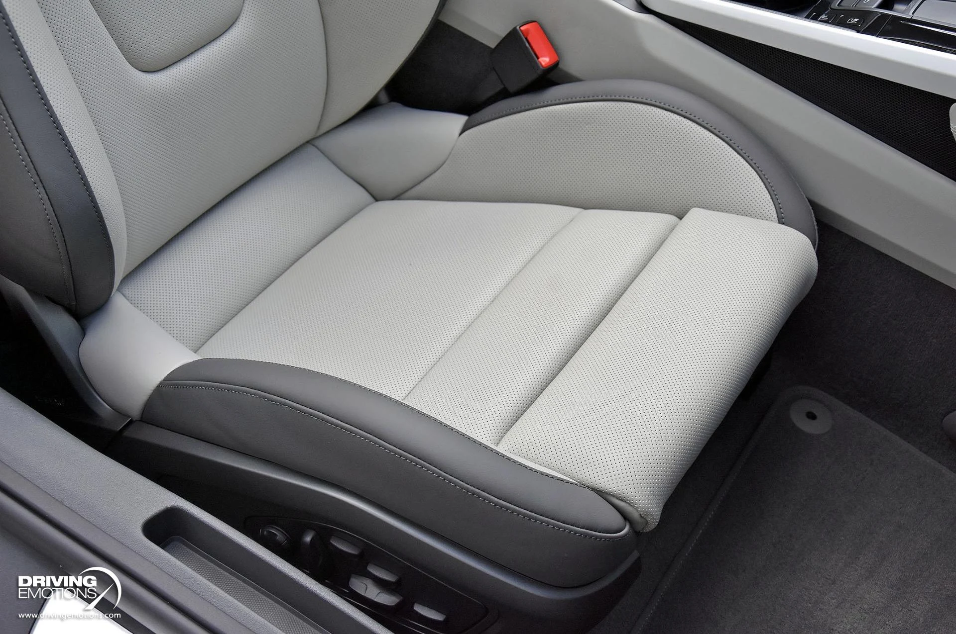 mph112_3259614965_898_p113_l_e150a34444