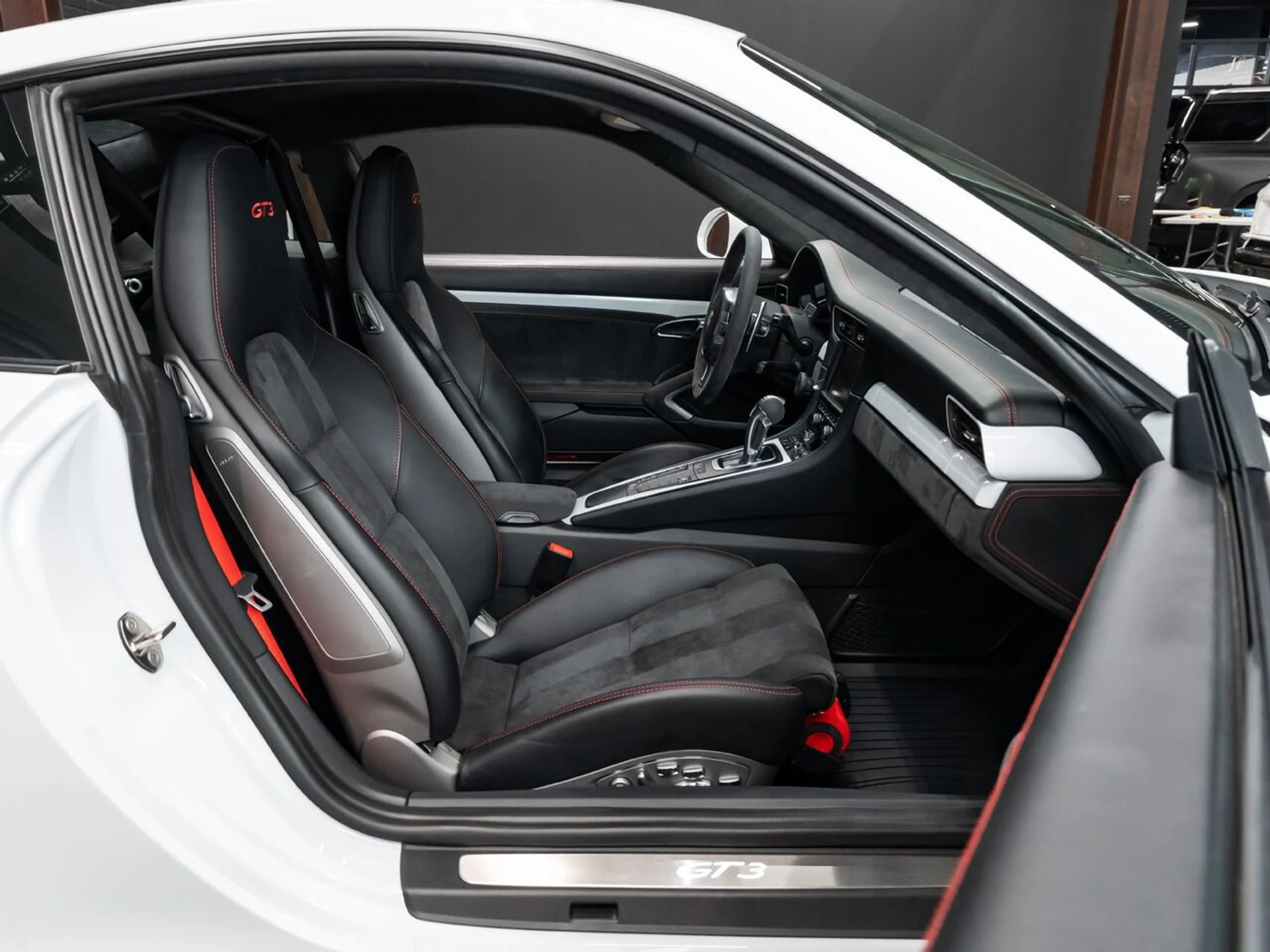 mph112_3707975372_porsche_911_2015_e9f27f2f09