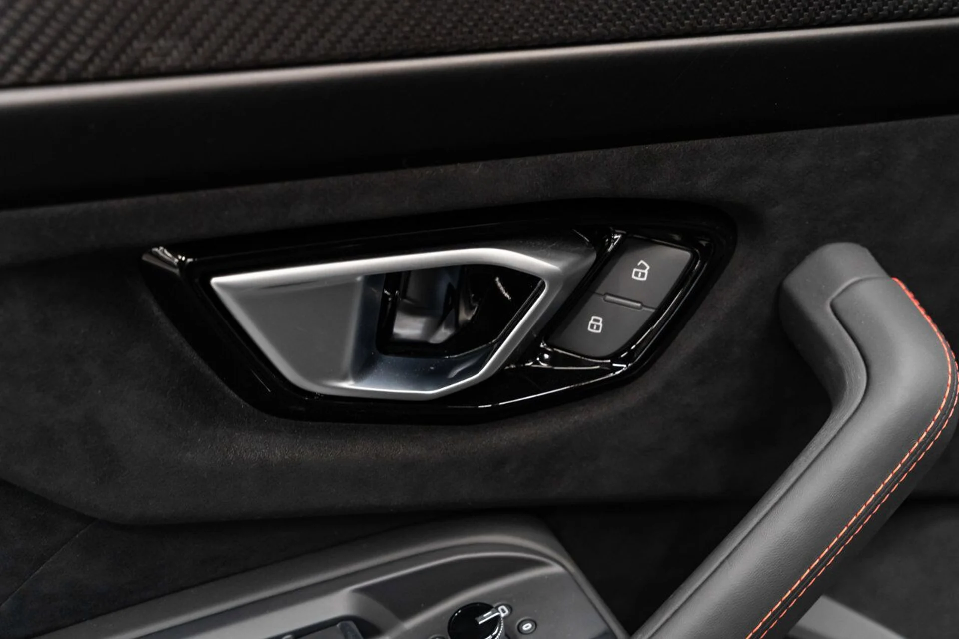 mph112_3747524311_lamborghini_urus_2023_13f49d31e5