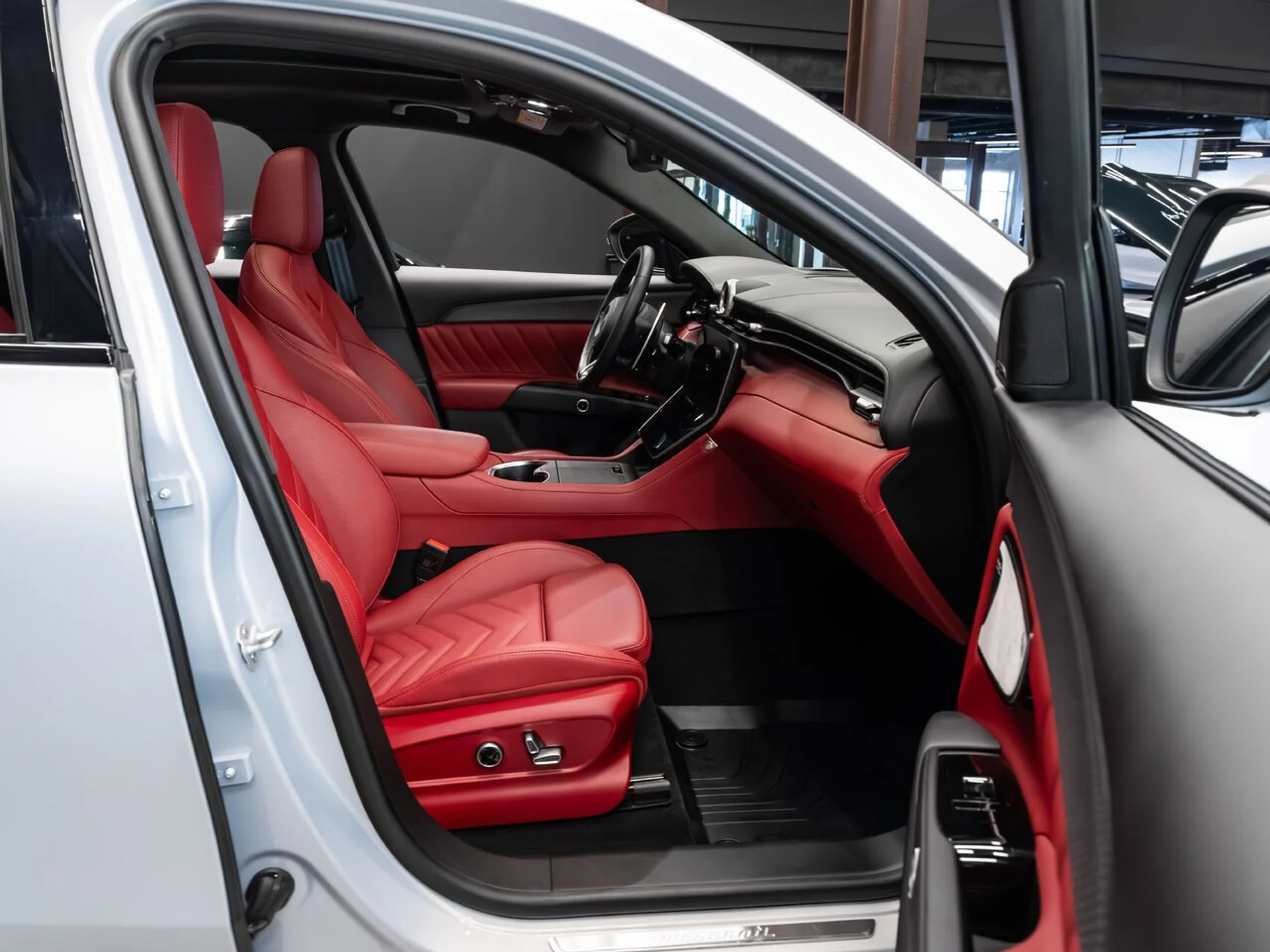 mph112_4085087494_maserati_grecale_2024_2cf0b51e0c