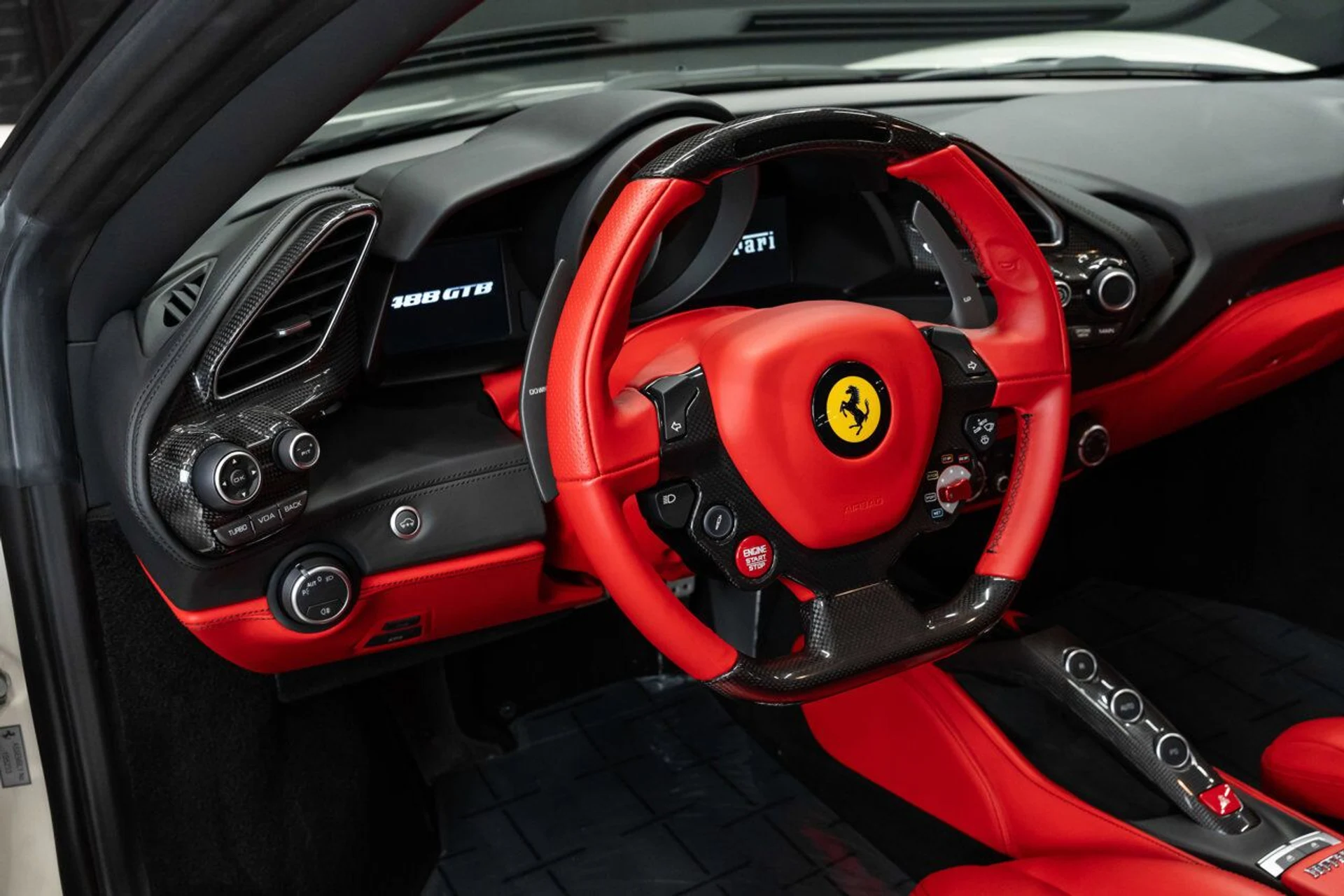 mph112_4284499791_ferrari_488_gtb_2018_62dc0ffbed