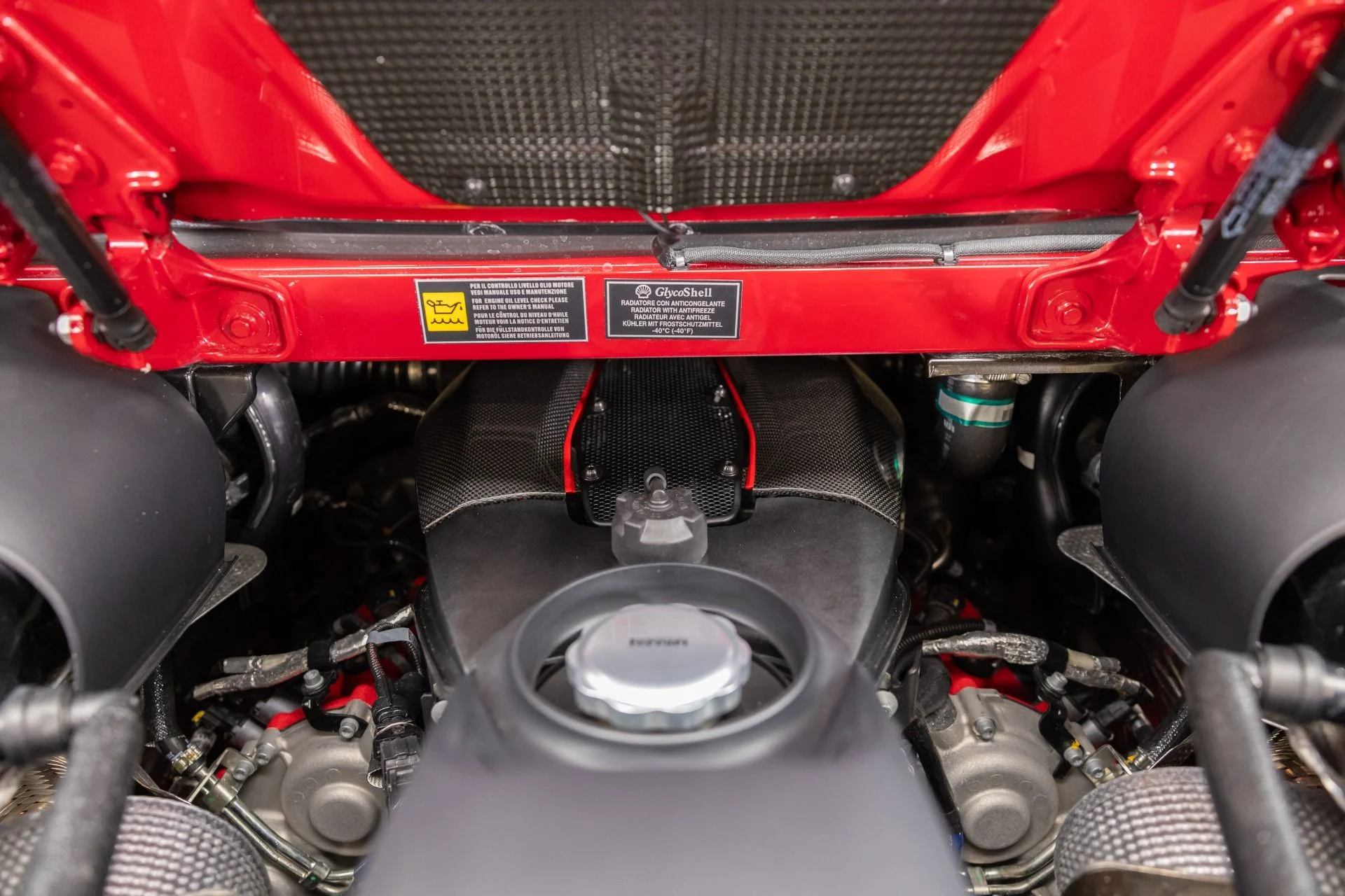 mph113_1853422016_Used_2020_Ferrari_488_Pista_Spider_1786715876_9e3e558616