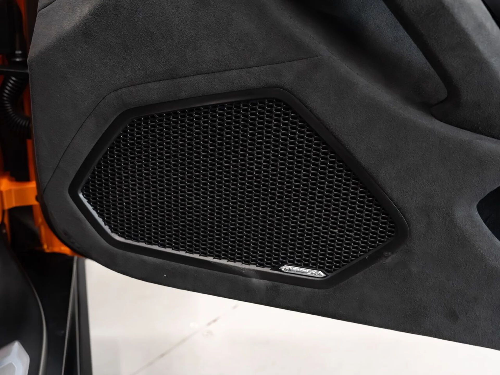 mph113_2188287106_lamborghini_huracan_2023_63f349e0bf