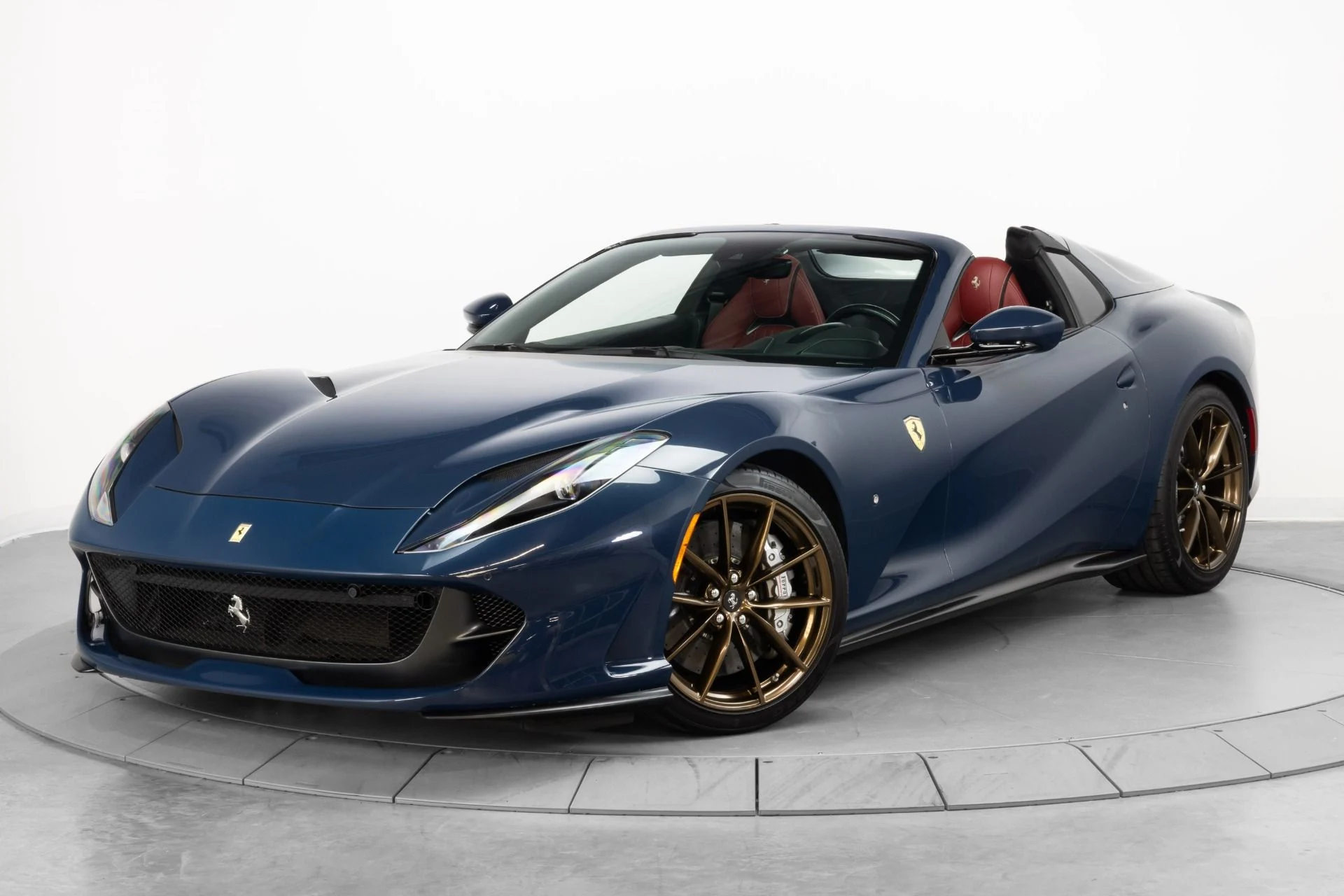 mph113_2456287514_Used_2021_Ferrari_812_GTS_1783705207_6d6ee7e13d