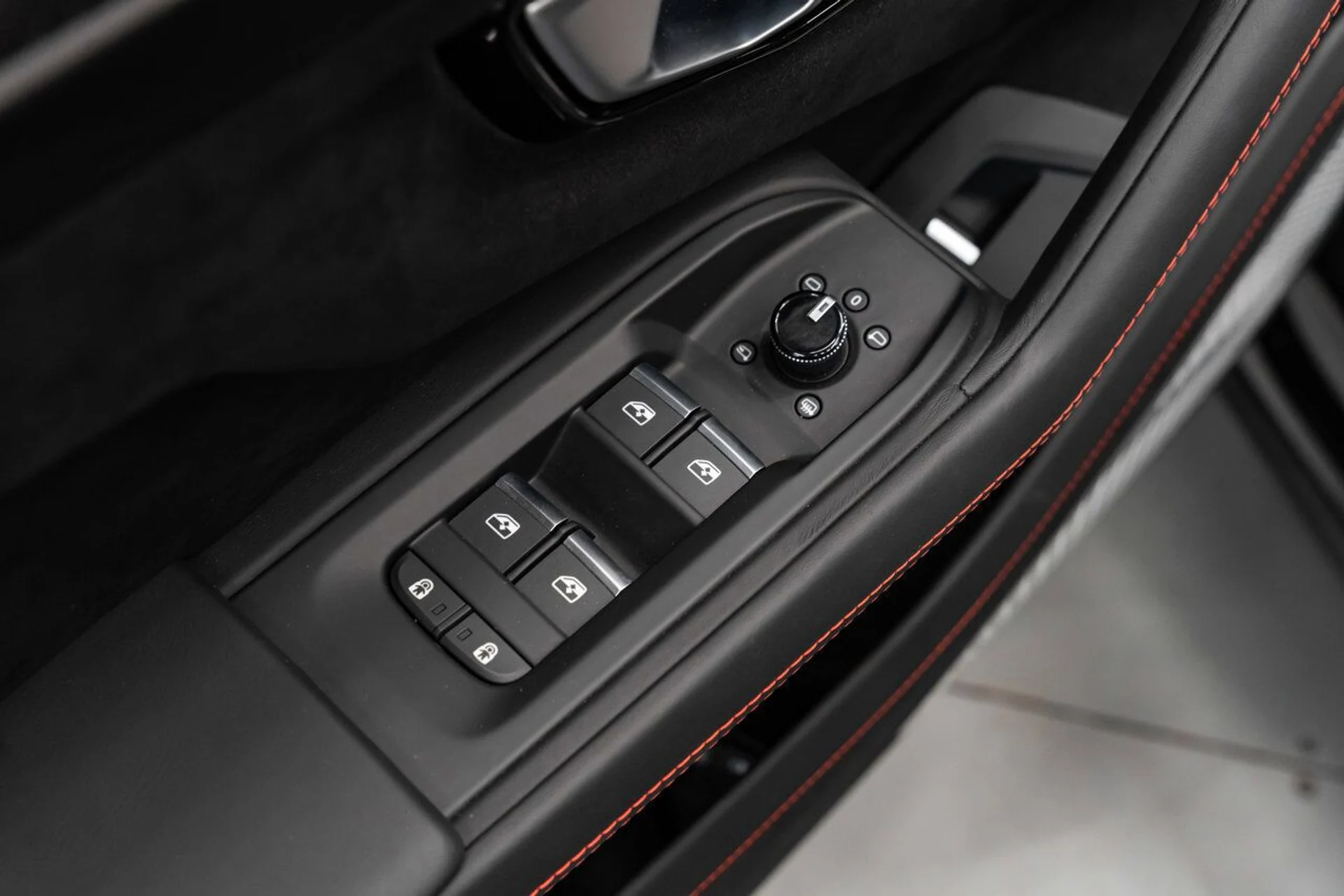 mph113_2502956176_lamborghini_urus_2023_9f435dfab7