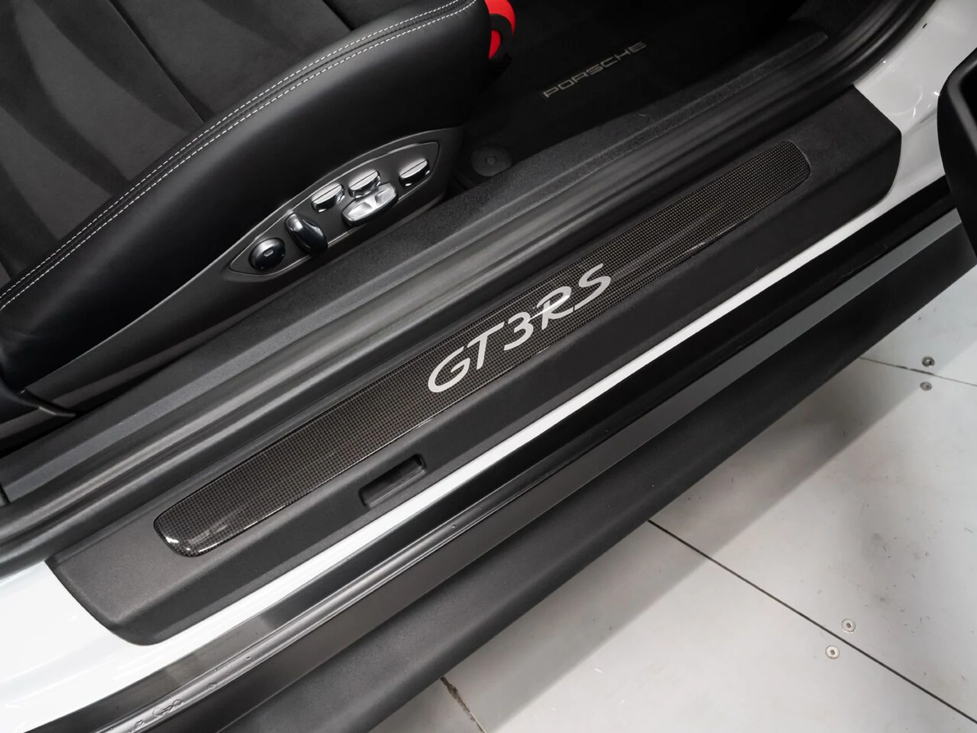 mph113_3788050467_porsche_911_2019_49032527a0