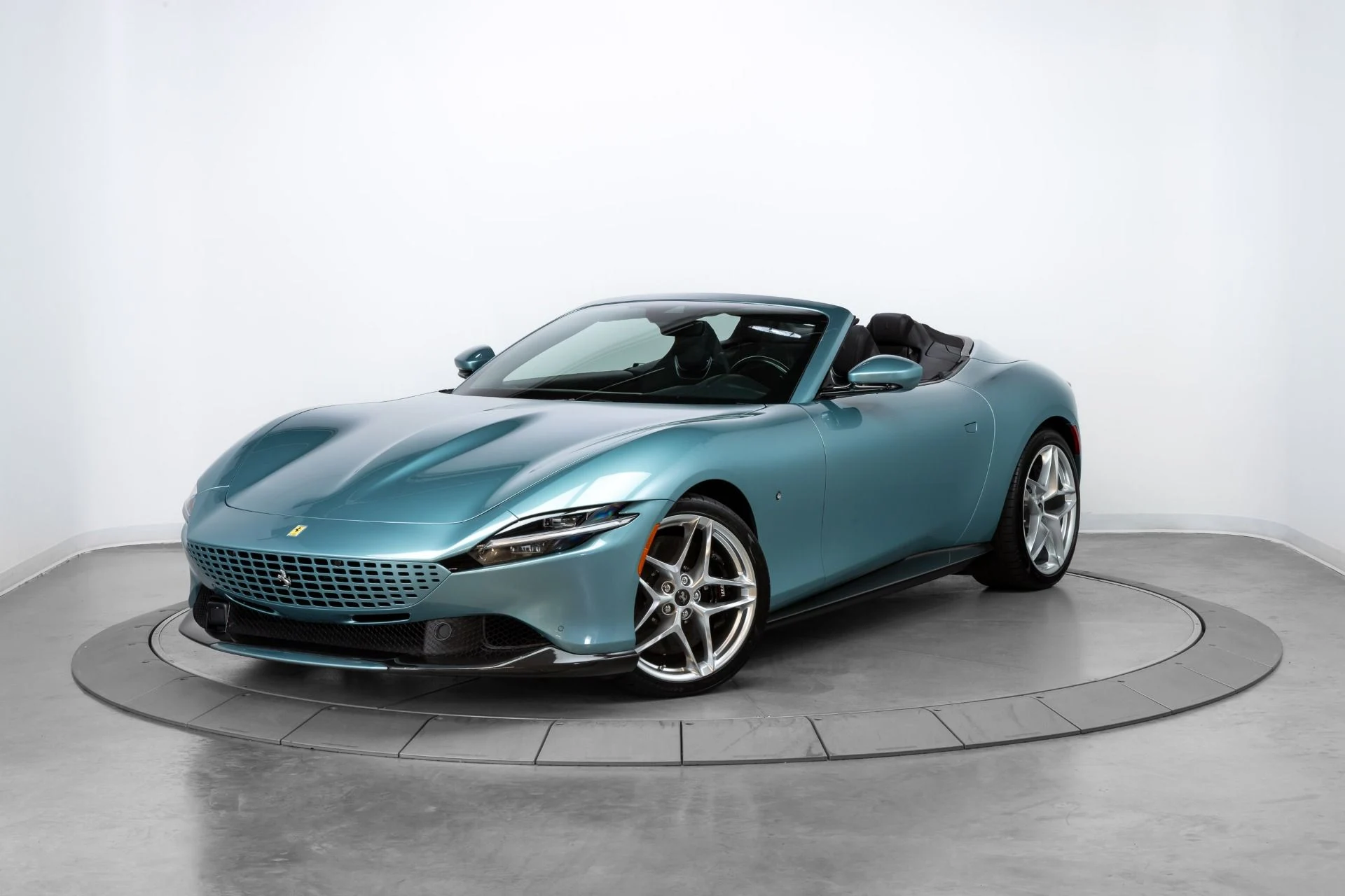 mph113_625116495_Used_2024_Ferrari_Roma_Spider_1772564086_27bf23787b