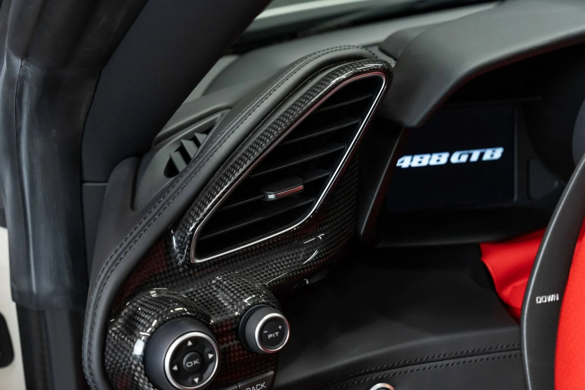 mph113_701670198_ferrari_488_gtb_2018_6e689e3550