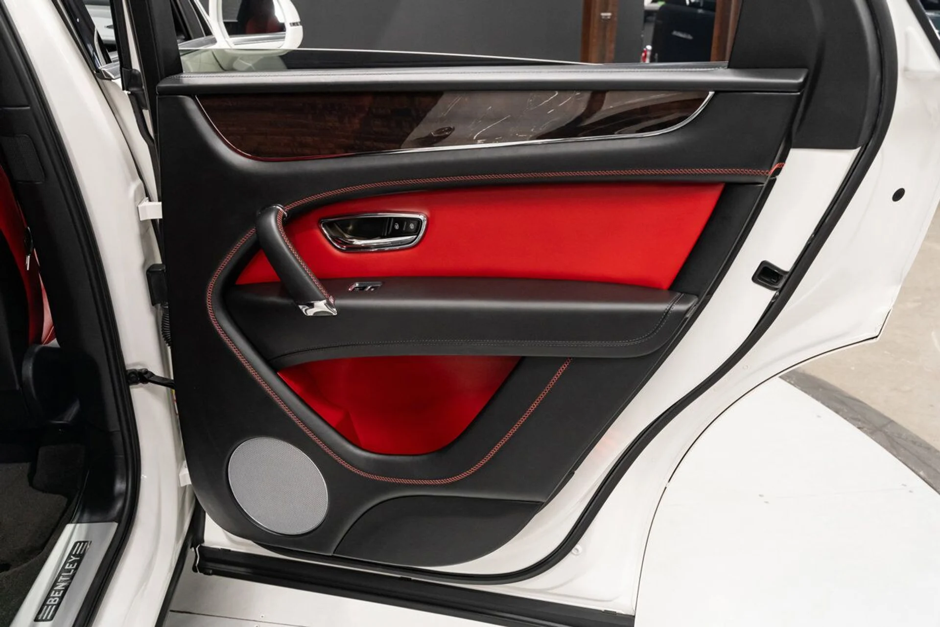 mph114_2744531813_bentley_bentayga_2019_502de13170