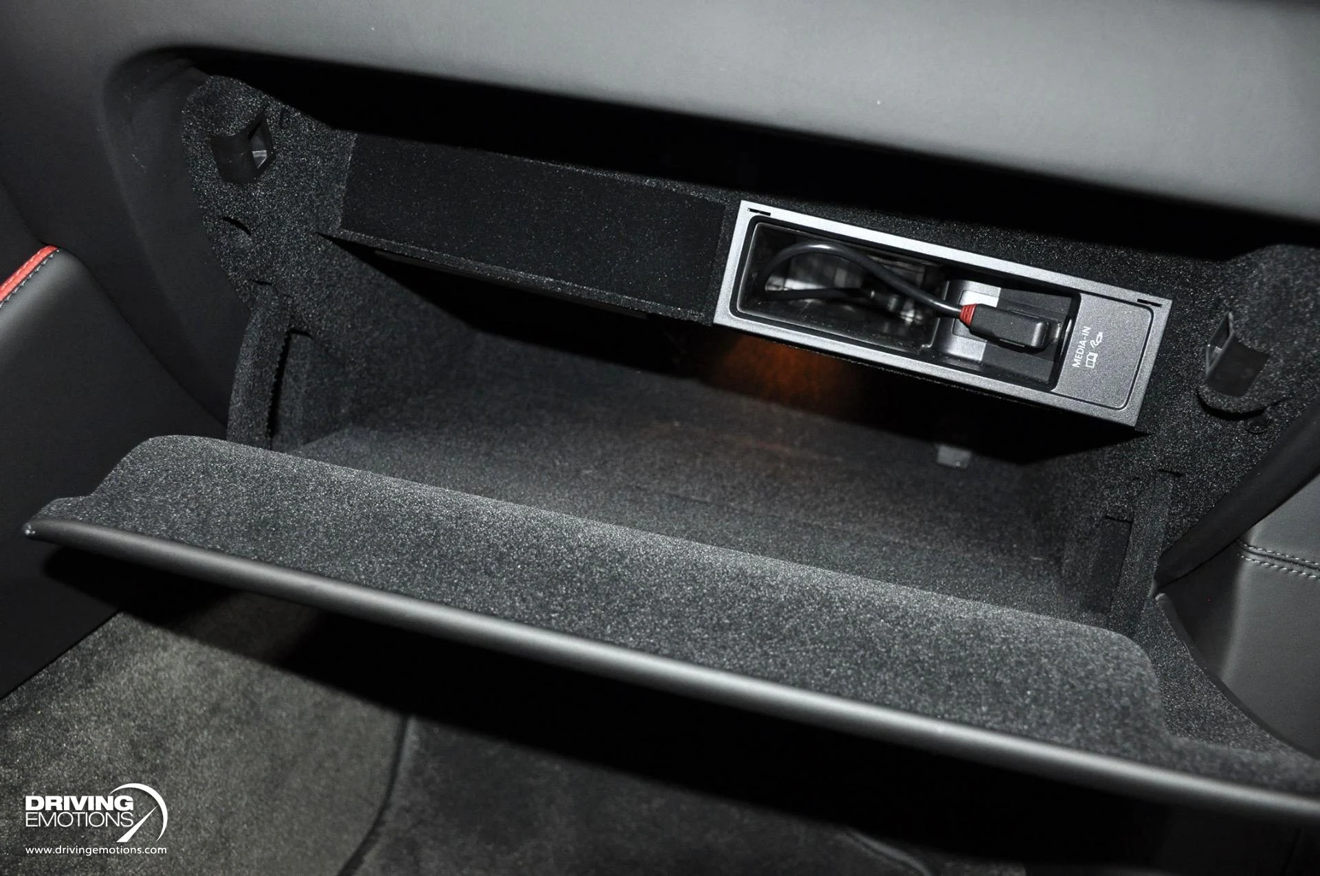 mph114_28080908_891_p115_l_290ec498fa