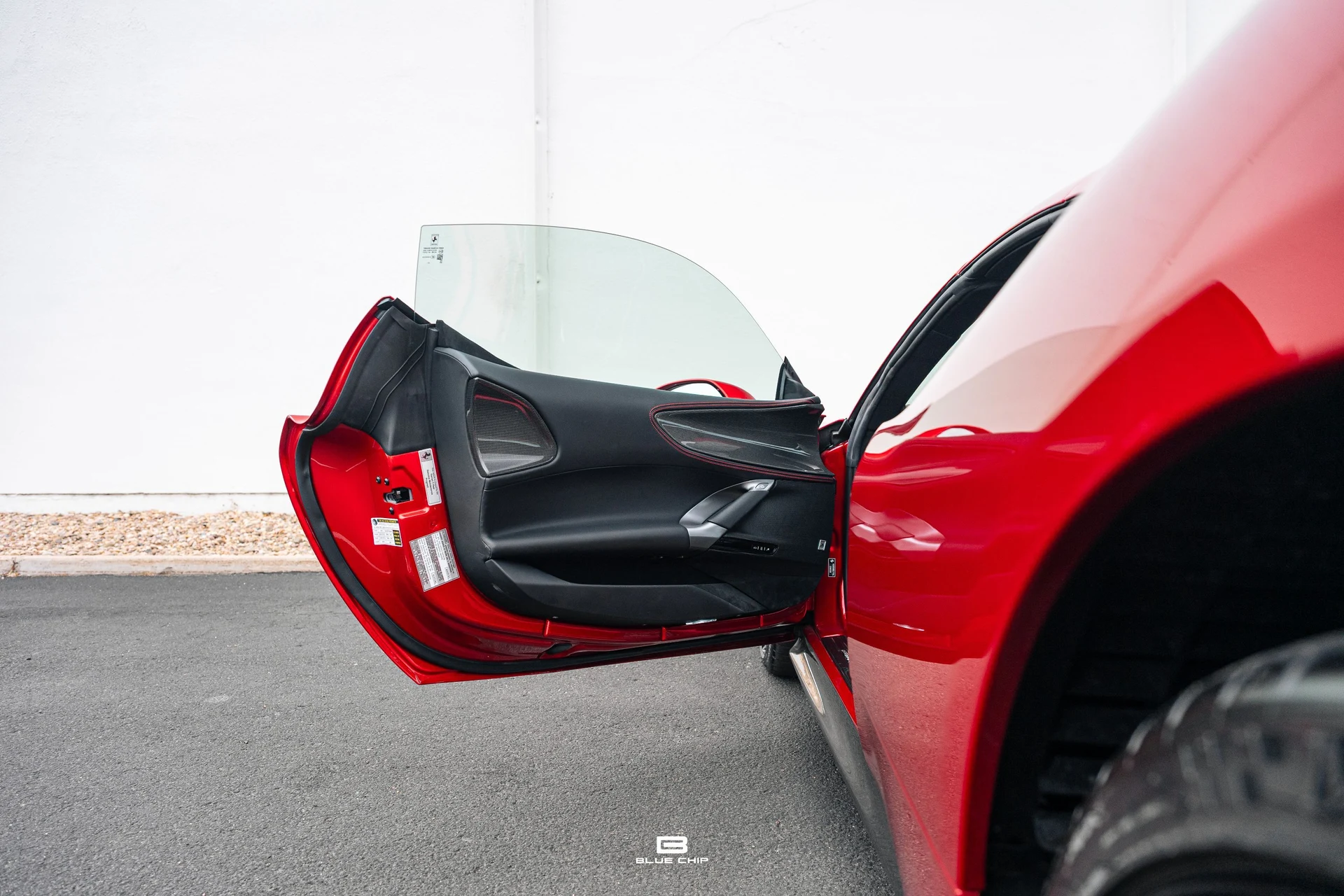 mph114_3136743364_6a6a858f07cf3337f5f79258_23796_202025_20_Ferrari_20_SF_90_20_Spider_20_Roso_20_Magma_115_53d79ecc1f