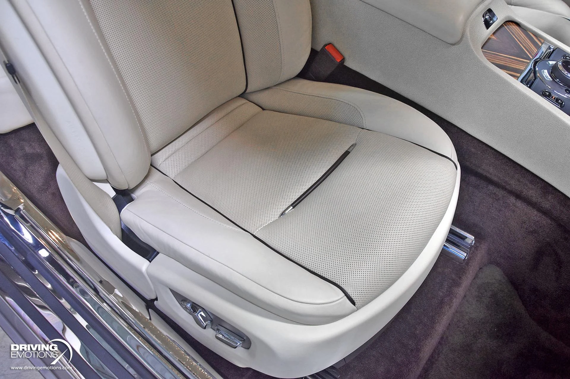 mph114_3801397432_883_p115_l_6cf8c01e4e