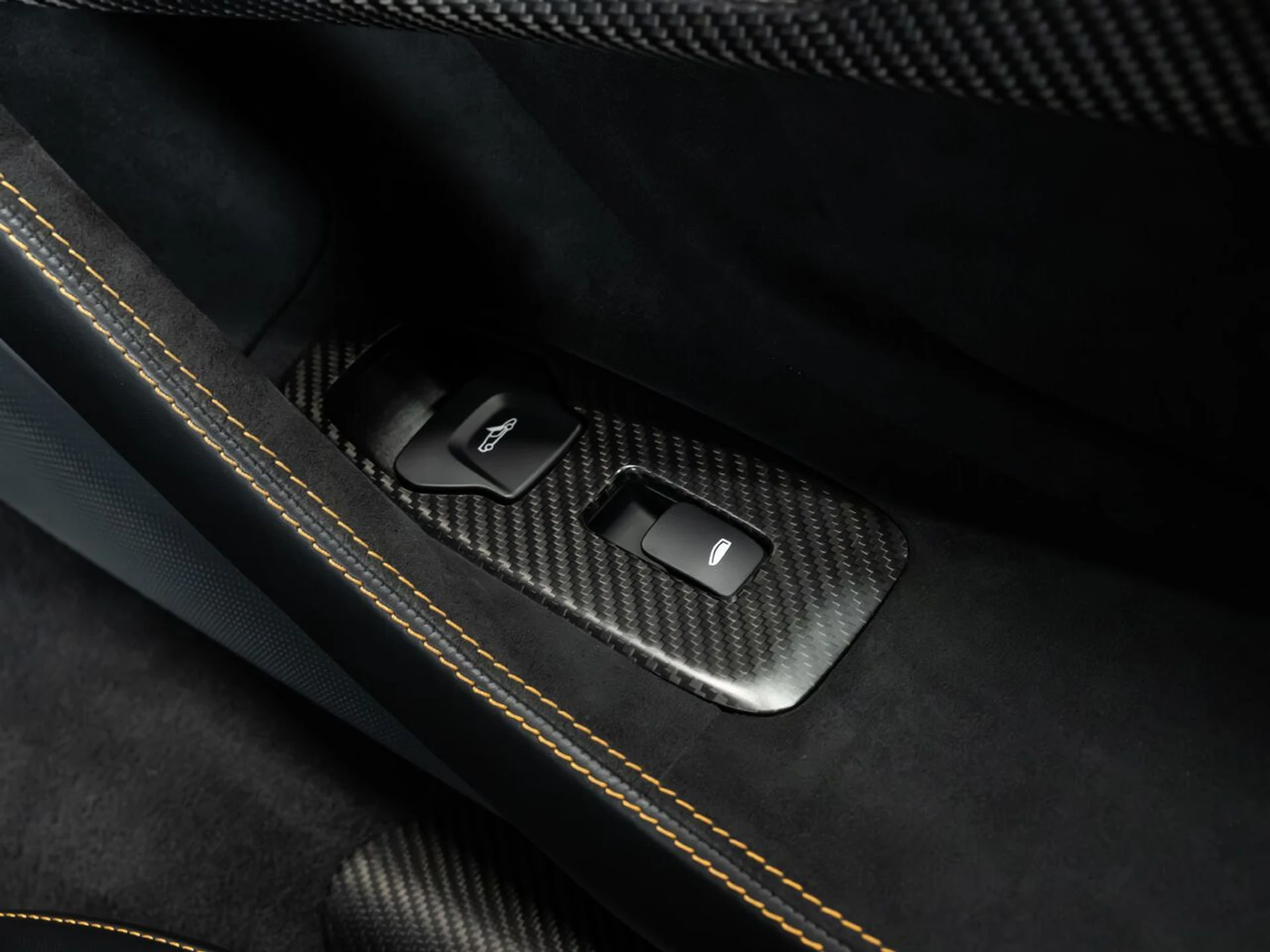 mph114_4254421511_mclaren_570s_2017_9966e9303d