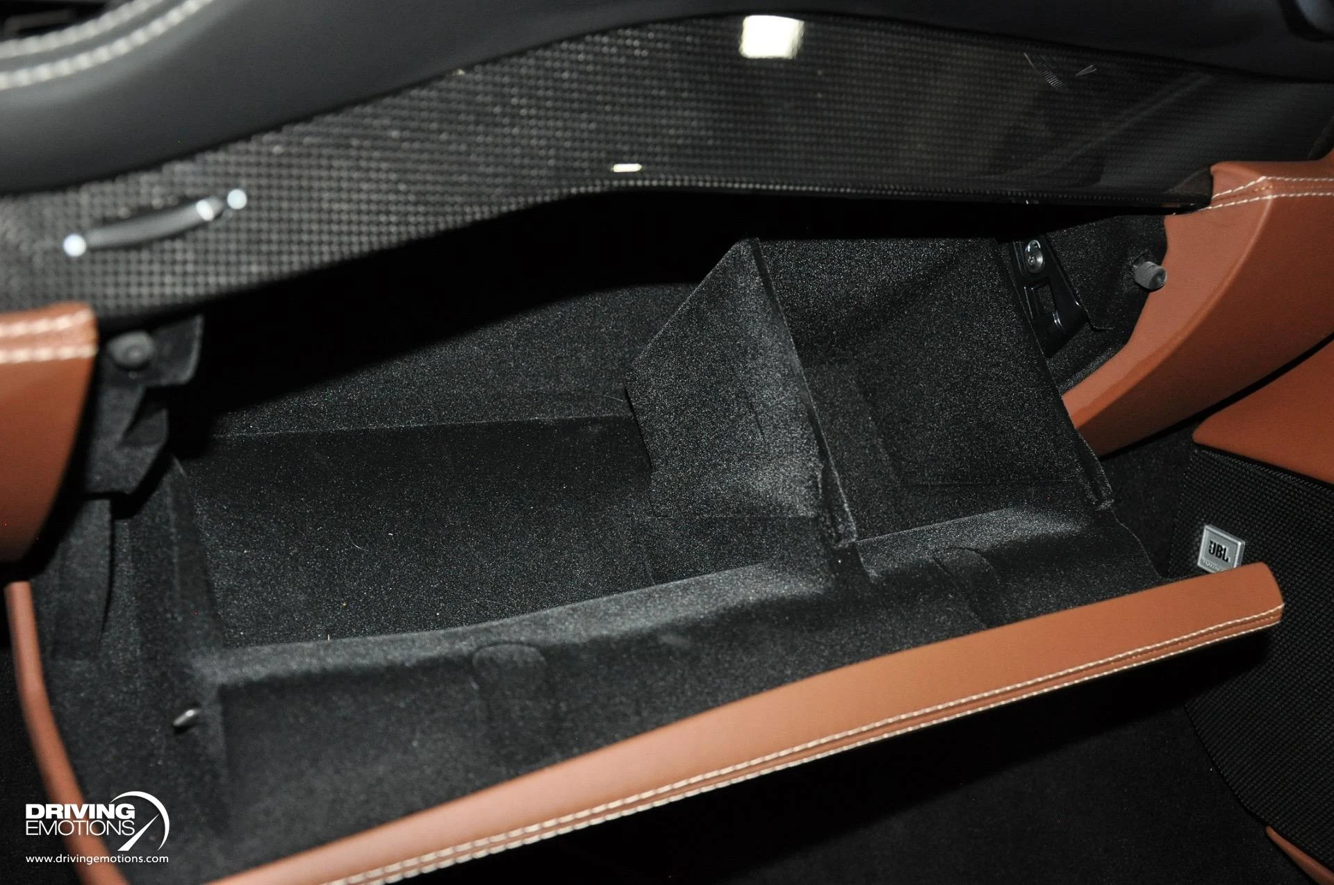 mph114_708340256_896_p115_l_a43daf6c91