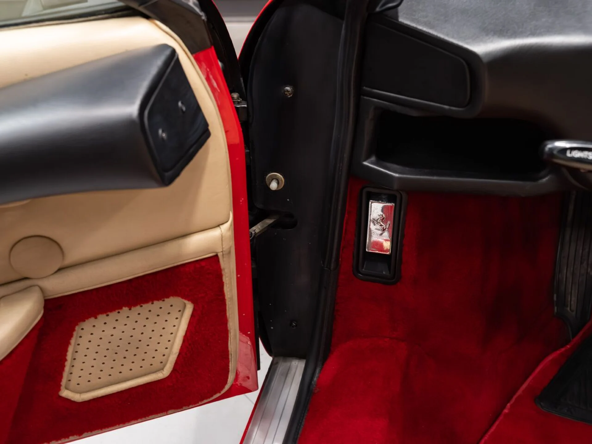 mph114_836170637_ferrari_308_gtsi_1982_85e24ca8a7