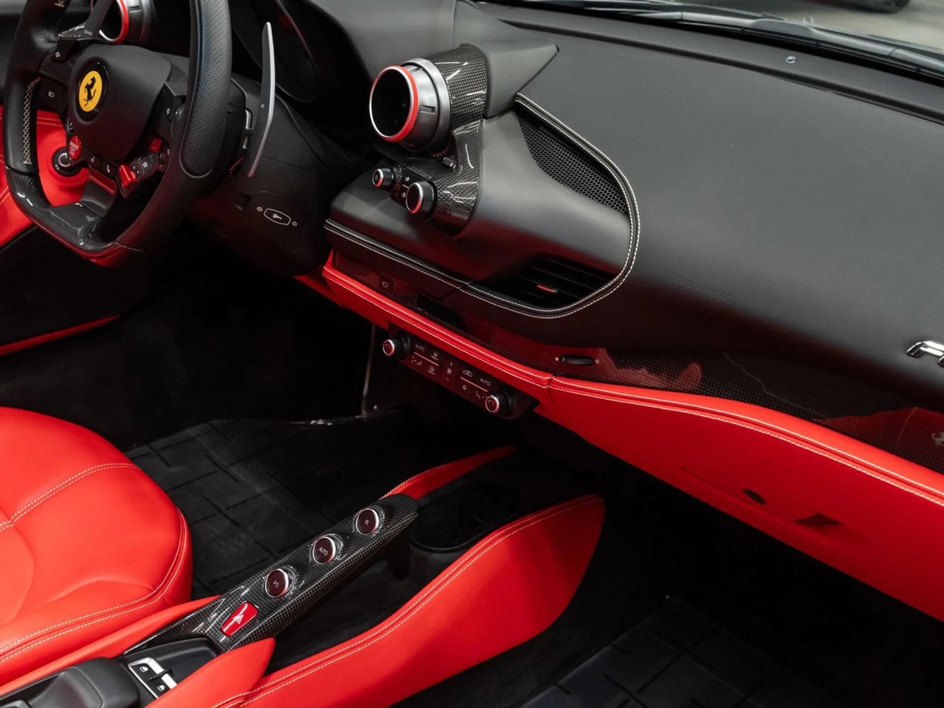 mph114_946576260_ferrari_f8_spider_2021_0c700b7c29