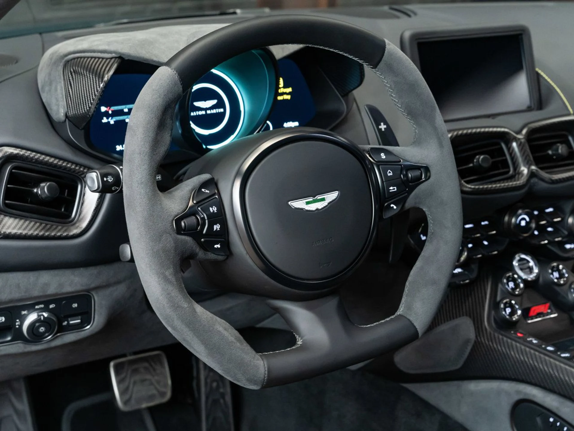 mph115_1327543863_aston_martin_vantage_2023_2c5d3a81bc