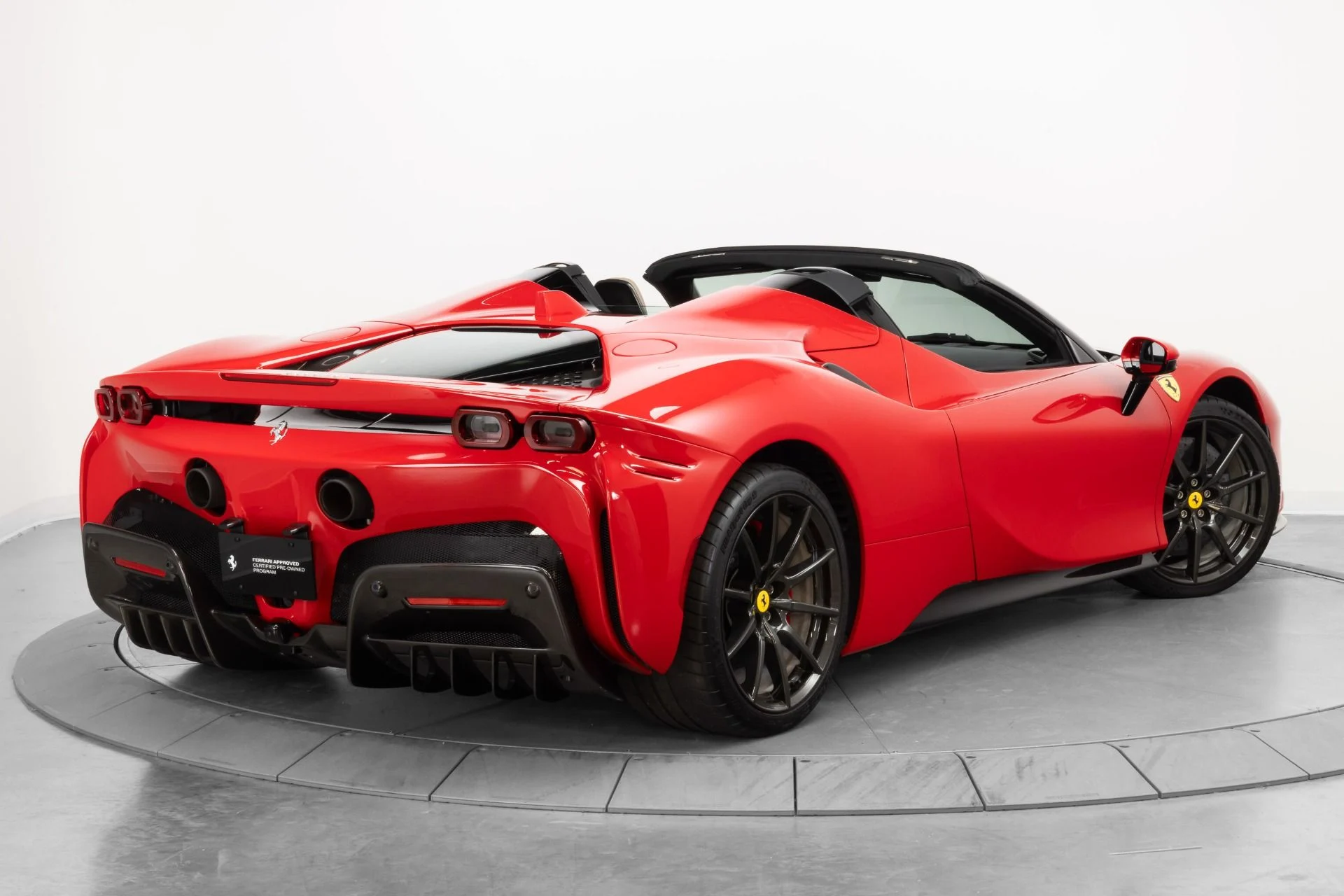 mph115_1877841731_Used_2022_Ferrari_SF_90_Spider_1788210063_4d263d85c4