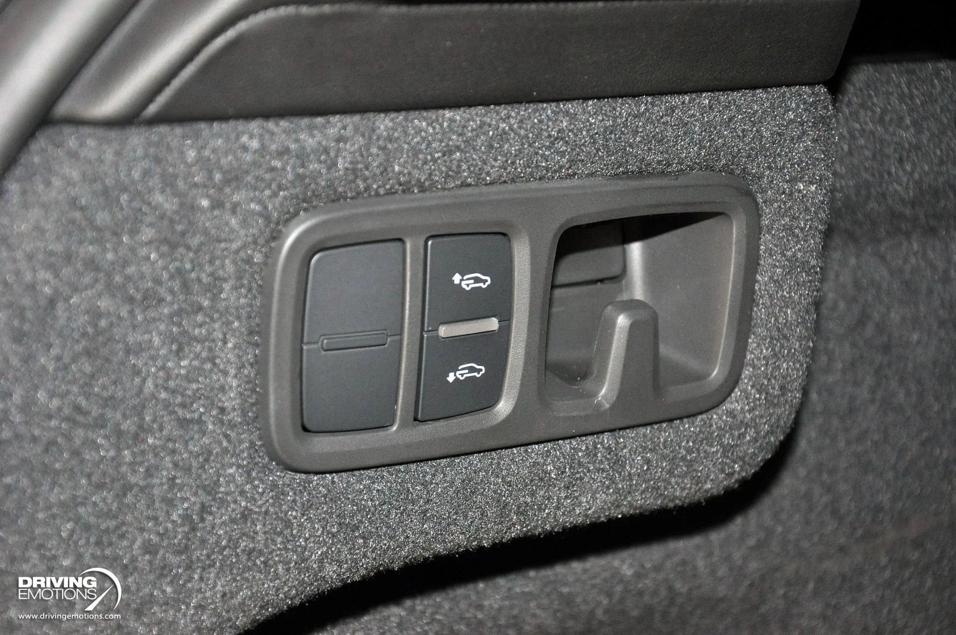 mph115_2166221894_801_p116_l_757e77b023