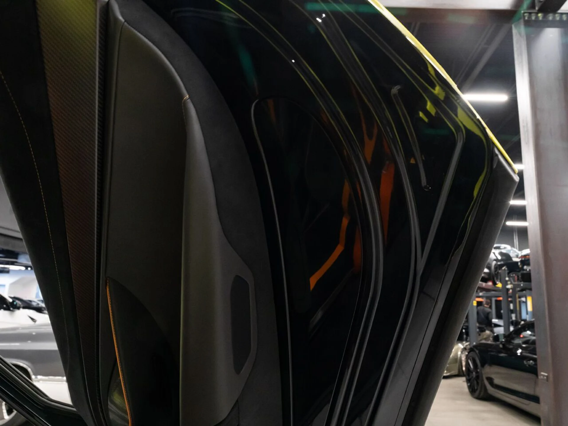 mph115_2194539744_mclaren_720s_2018_d8f9f4e606