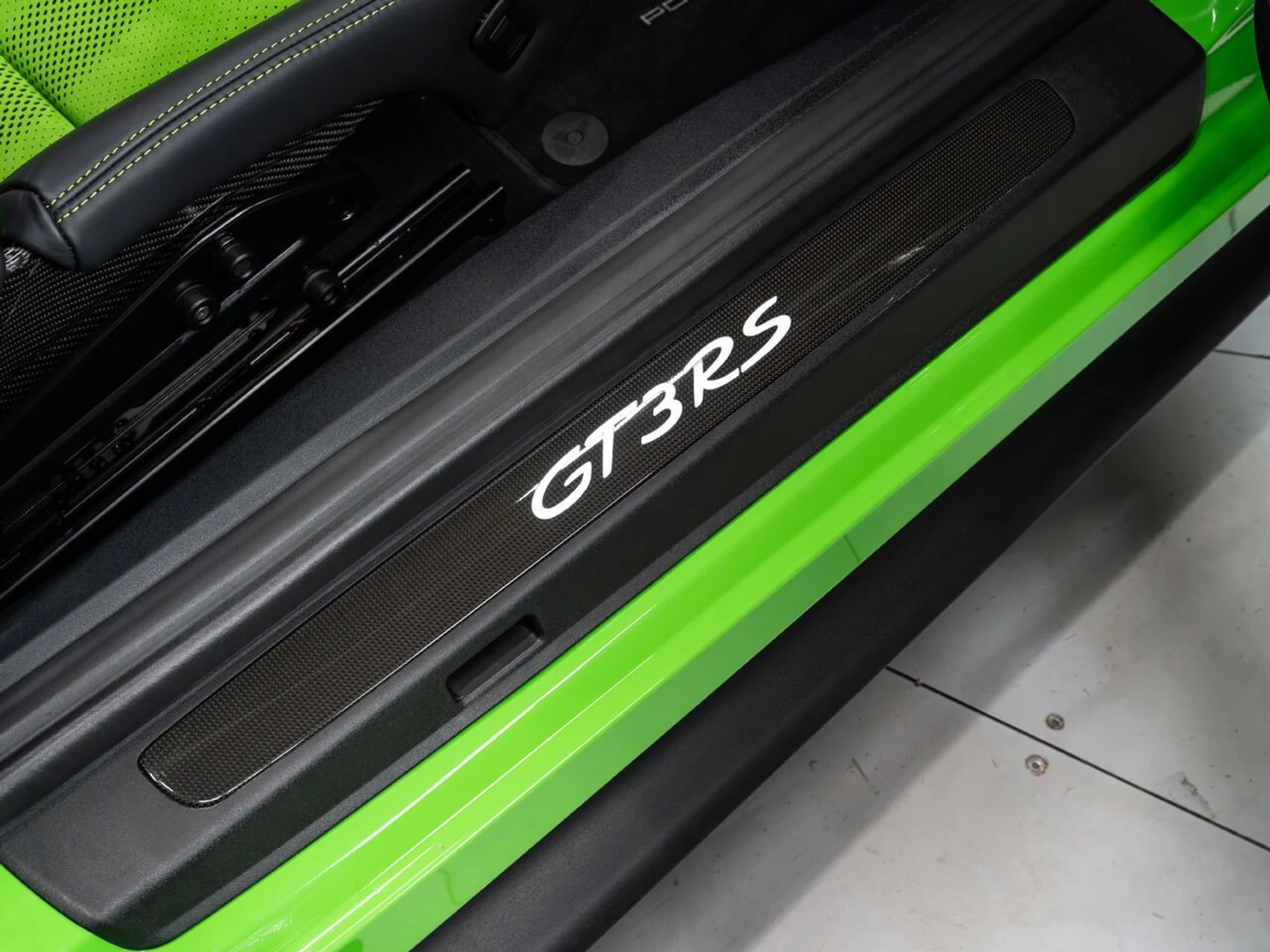 mph115_2594335749_porsche_911_2019_cde6448d7b