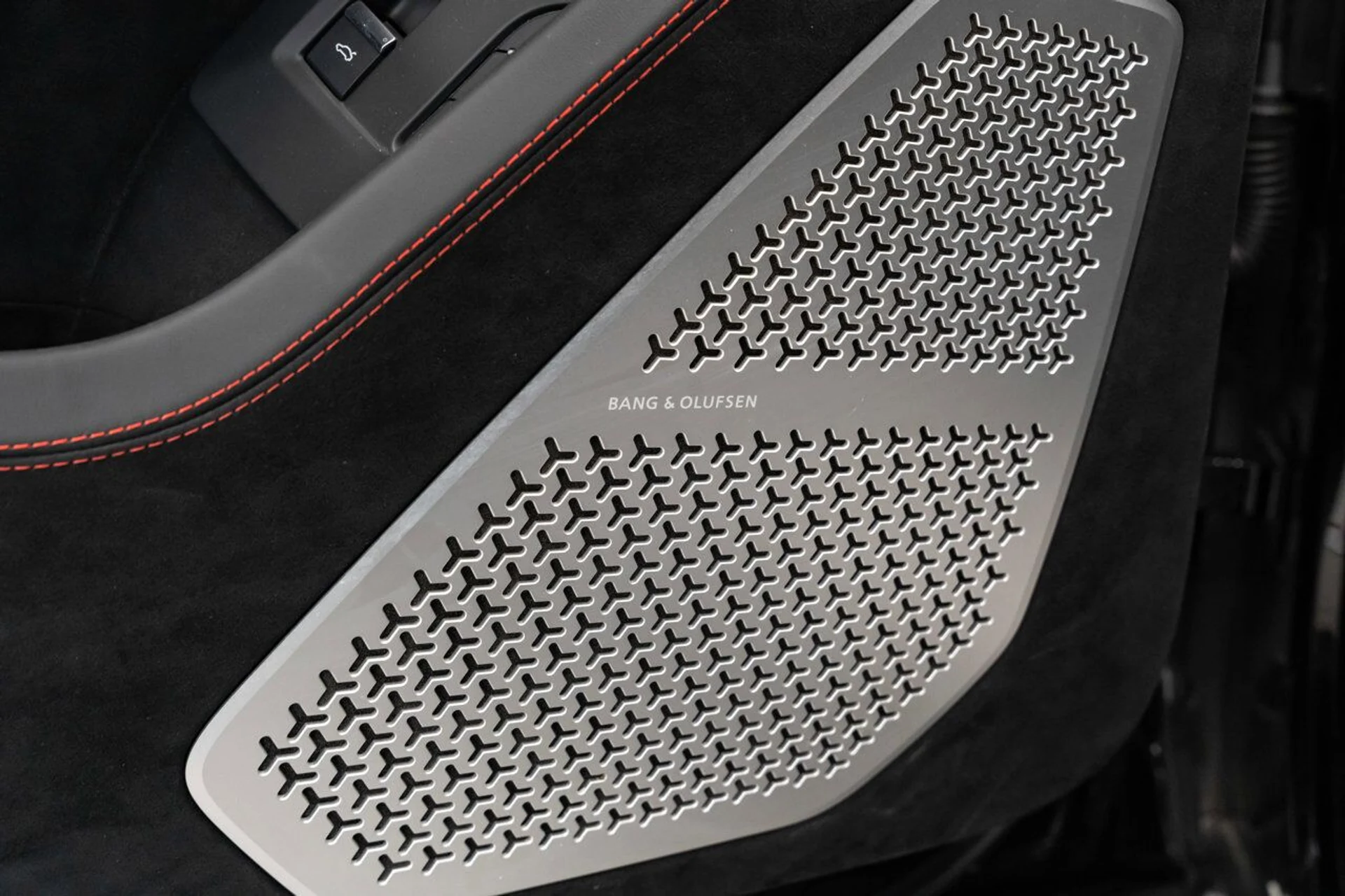 mph115_315456344_lamborghini_urus_2023_b51acc4e3a